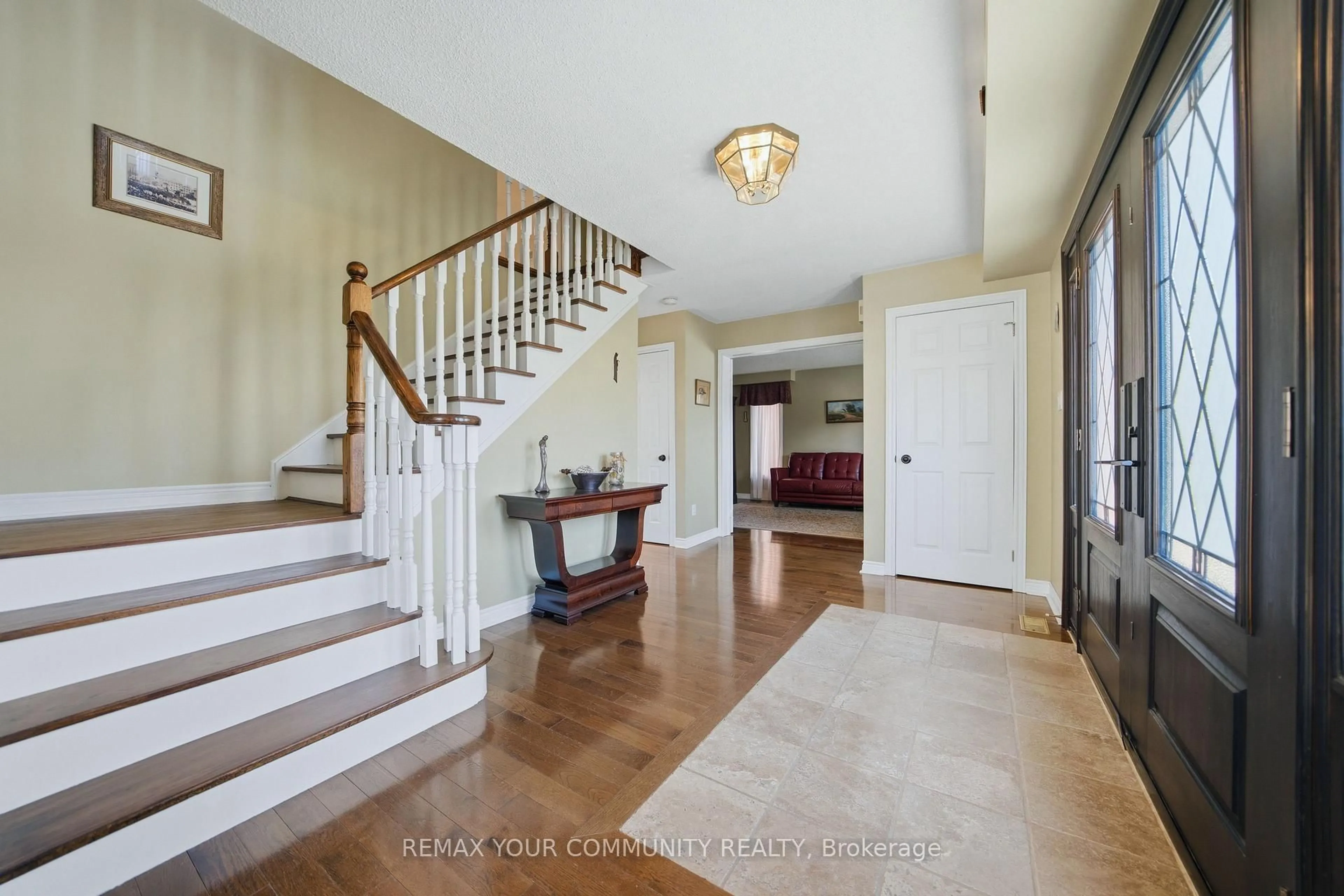 Indoor foyer for 23 John Lyons Rd, Markham Ontario L3P 3H3