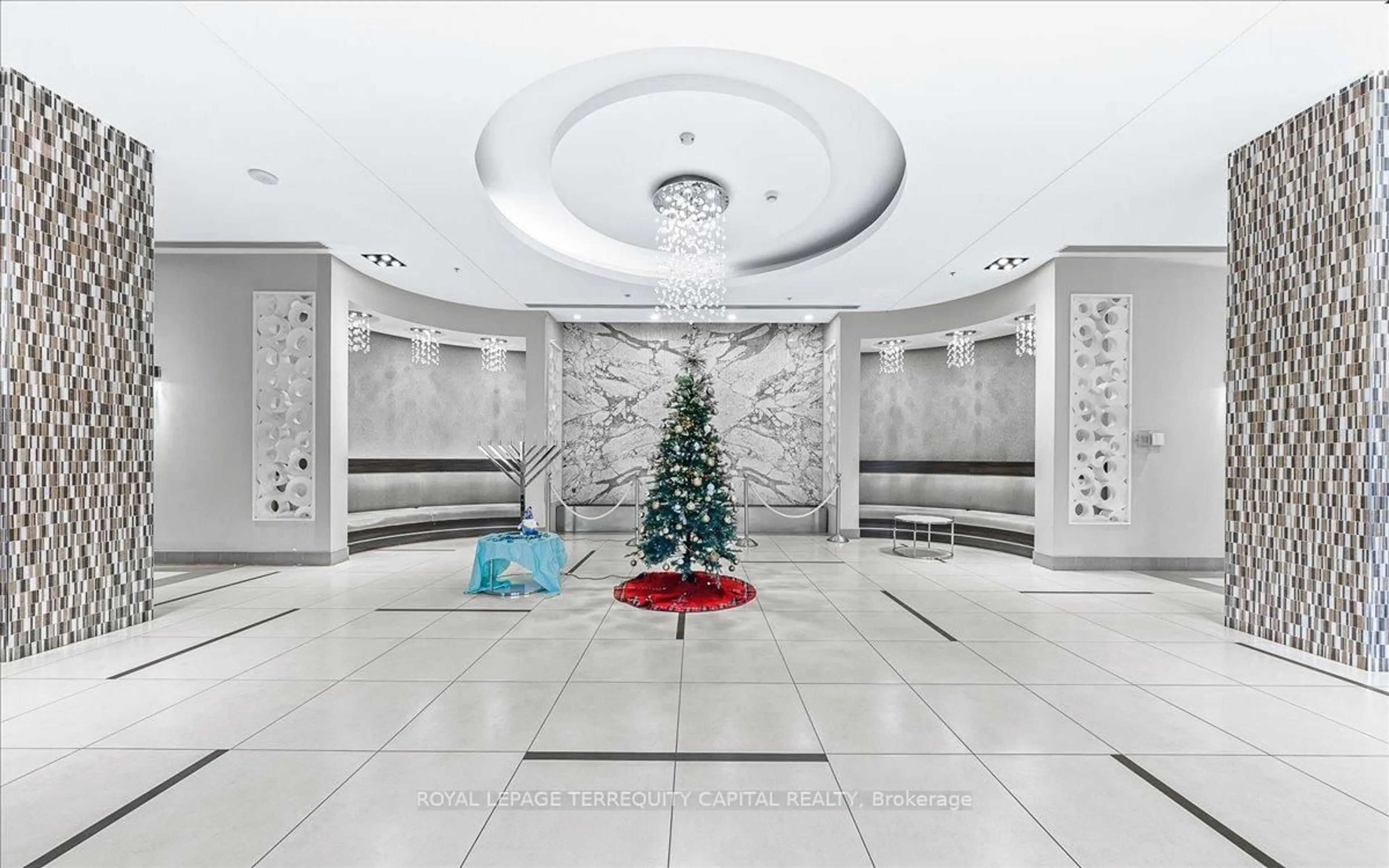 Lobby for 85 North Park Rd #505, Vaughan Ontario L4J 0H9