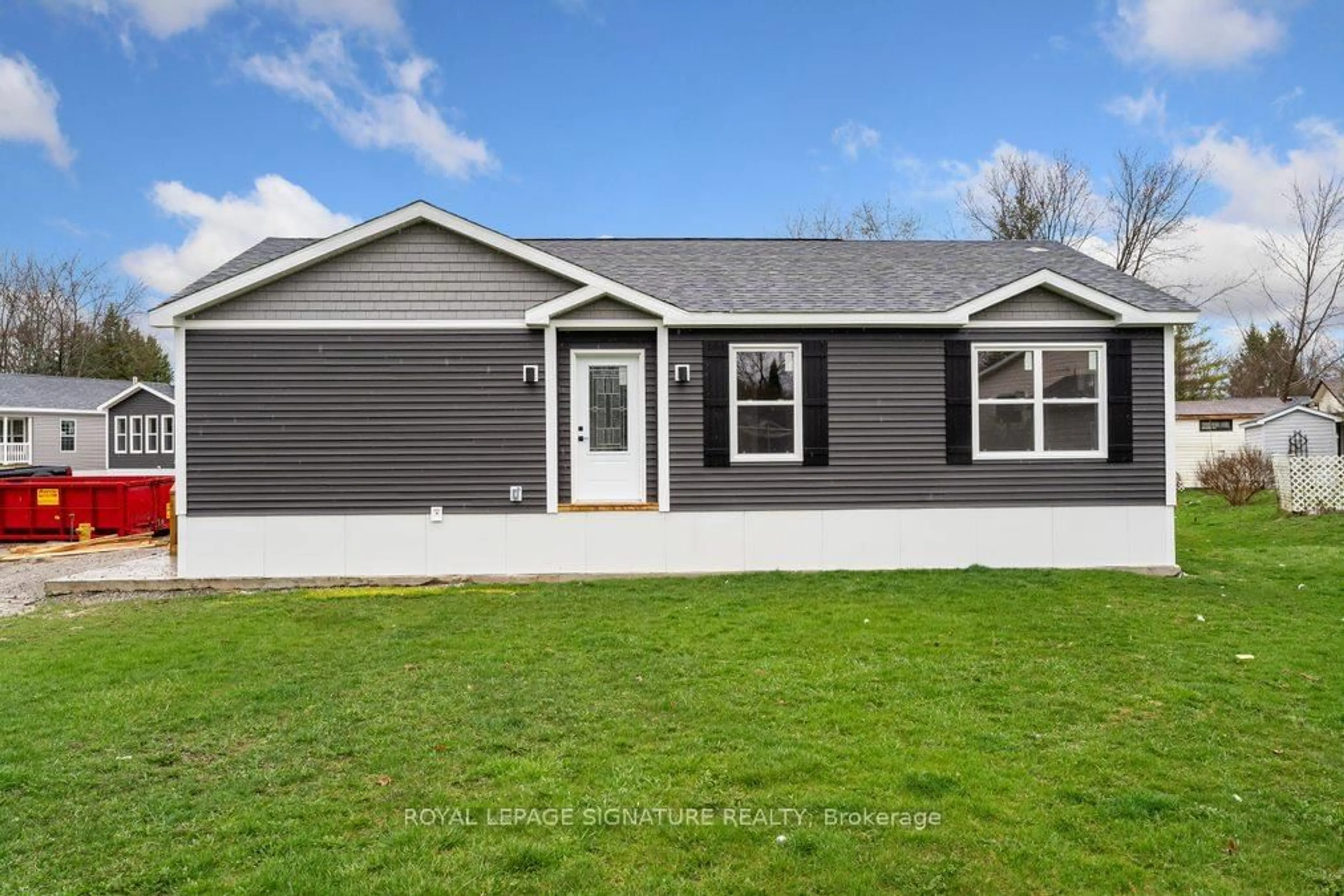 Home with vinyl exterior material, street for 18 Briar Wood Pl, Innisfil Ontario L0L 1L0