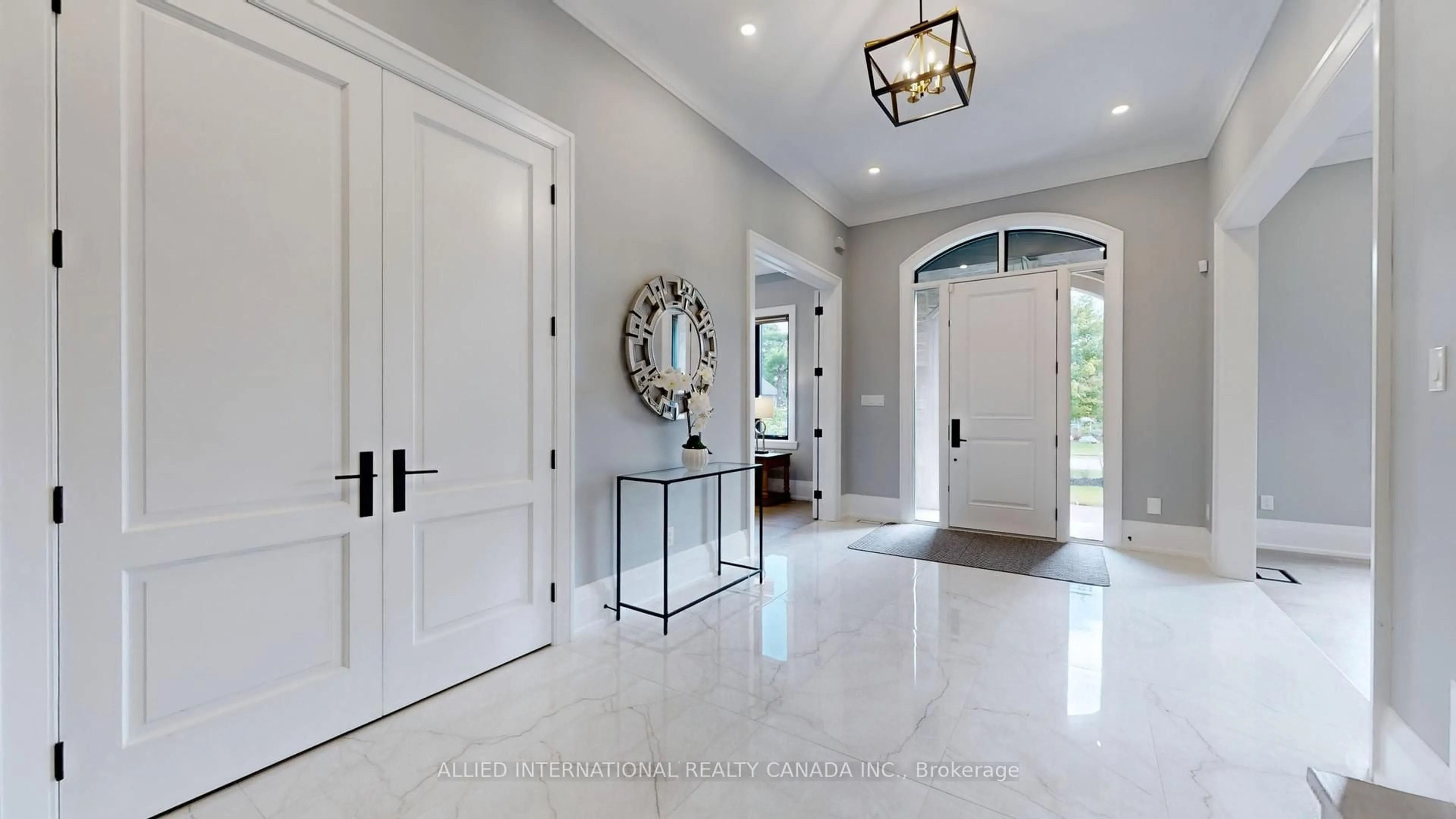 Indoor entryway for 3 Earl Cook Dr, Whitchurch-Stouffville Ontario L4A 1L5