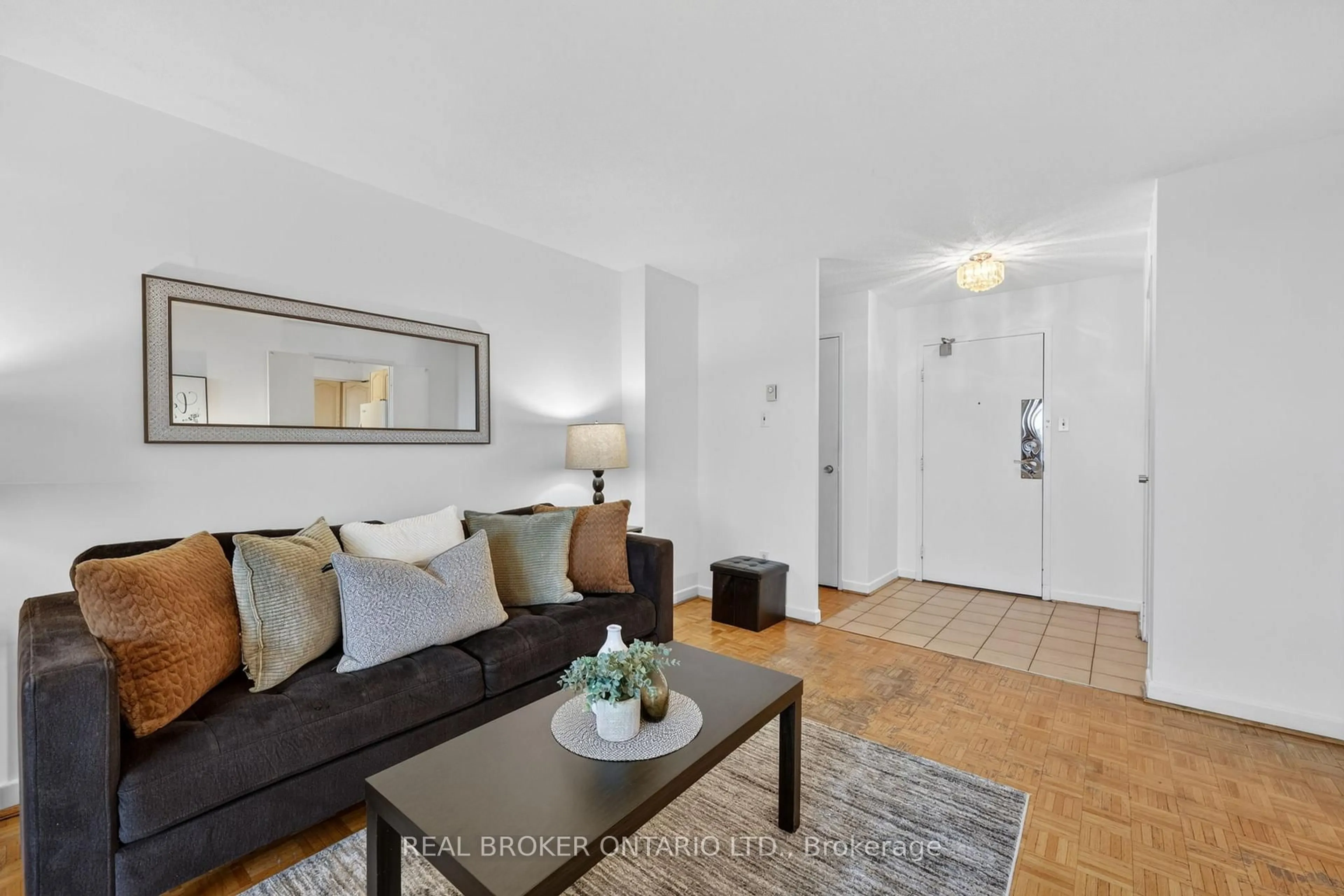 Living room with furniture, unknown for 80 Inverlochy Blvd #901, Markham Ontario L3T 4P3