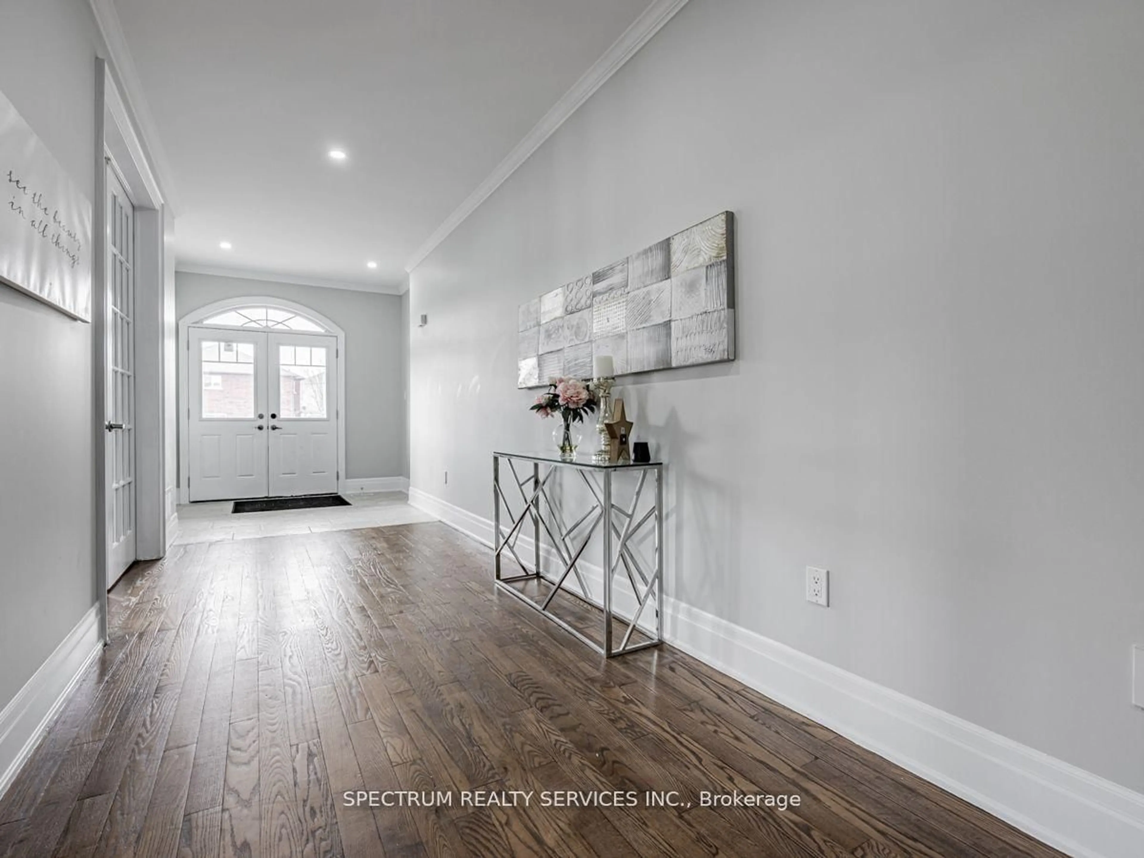 Indoor entryway for 1949 Jans Blvd, Innisfil Ontario L9S 5A5