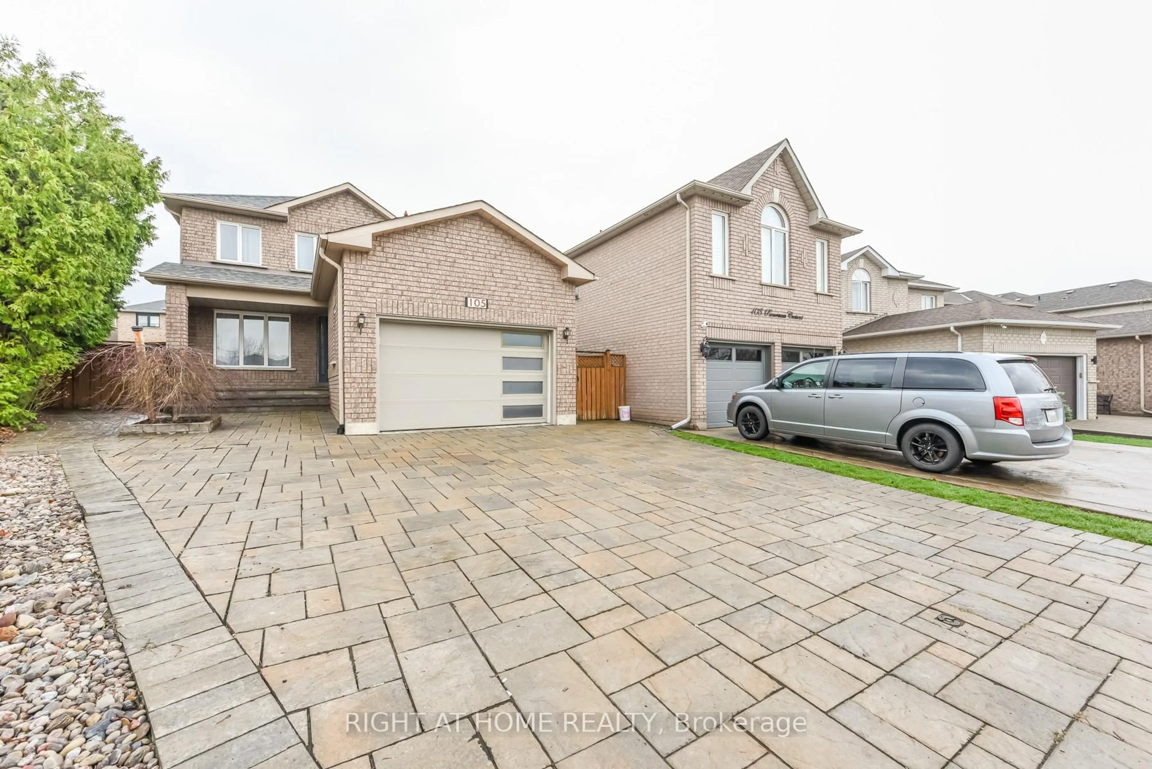 Unknown for 105 Panorama Cres, Vaughan Ontario L4H 1J9