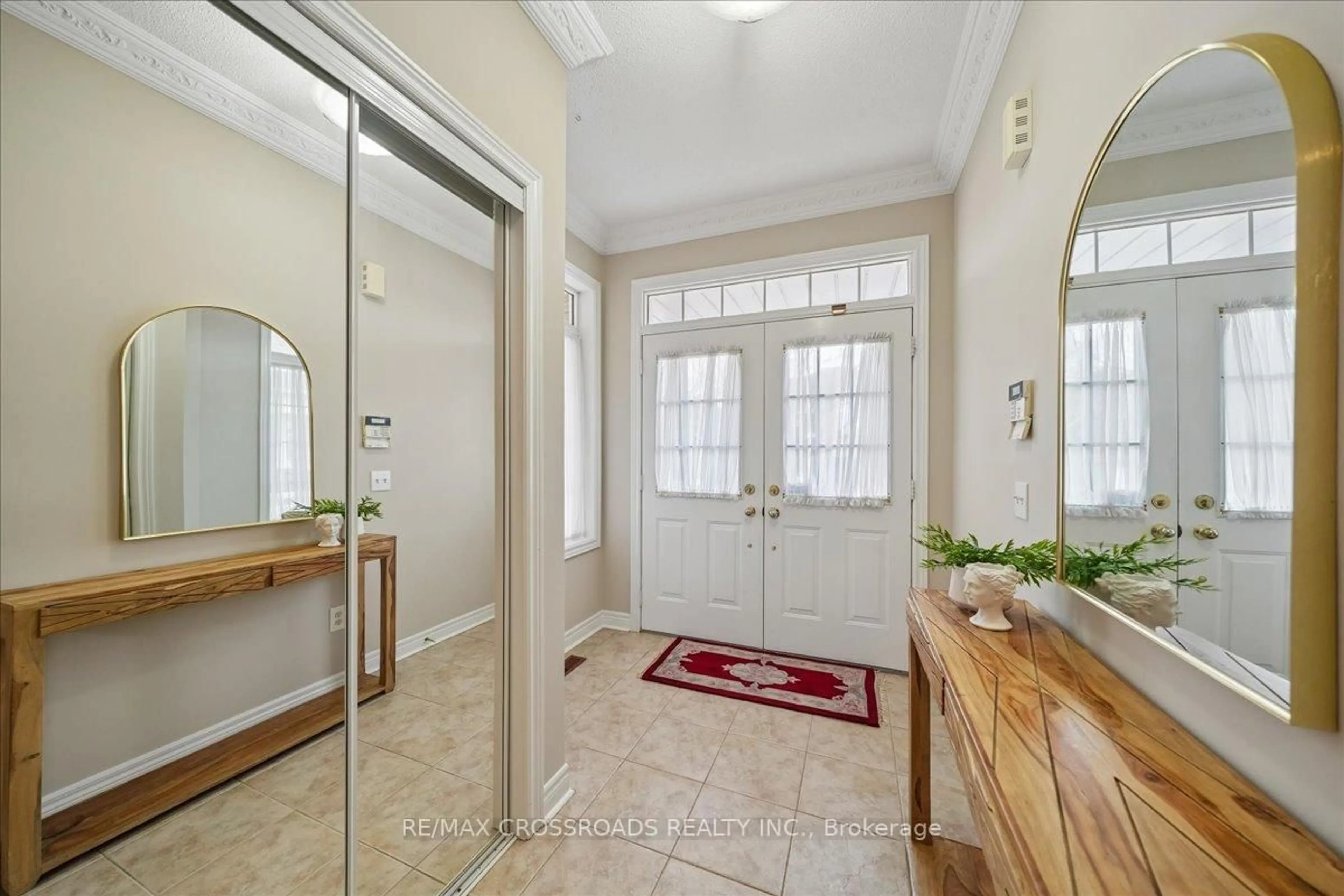 Indoor entryway for 11 Cottingham St, Markham Ontario L6C 2V3
