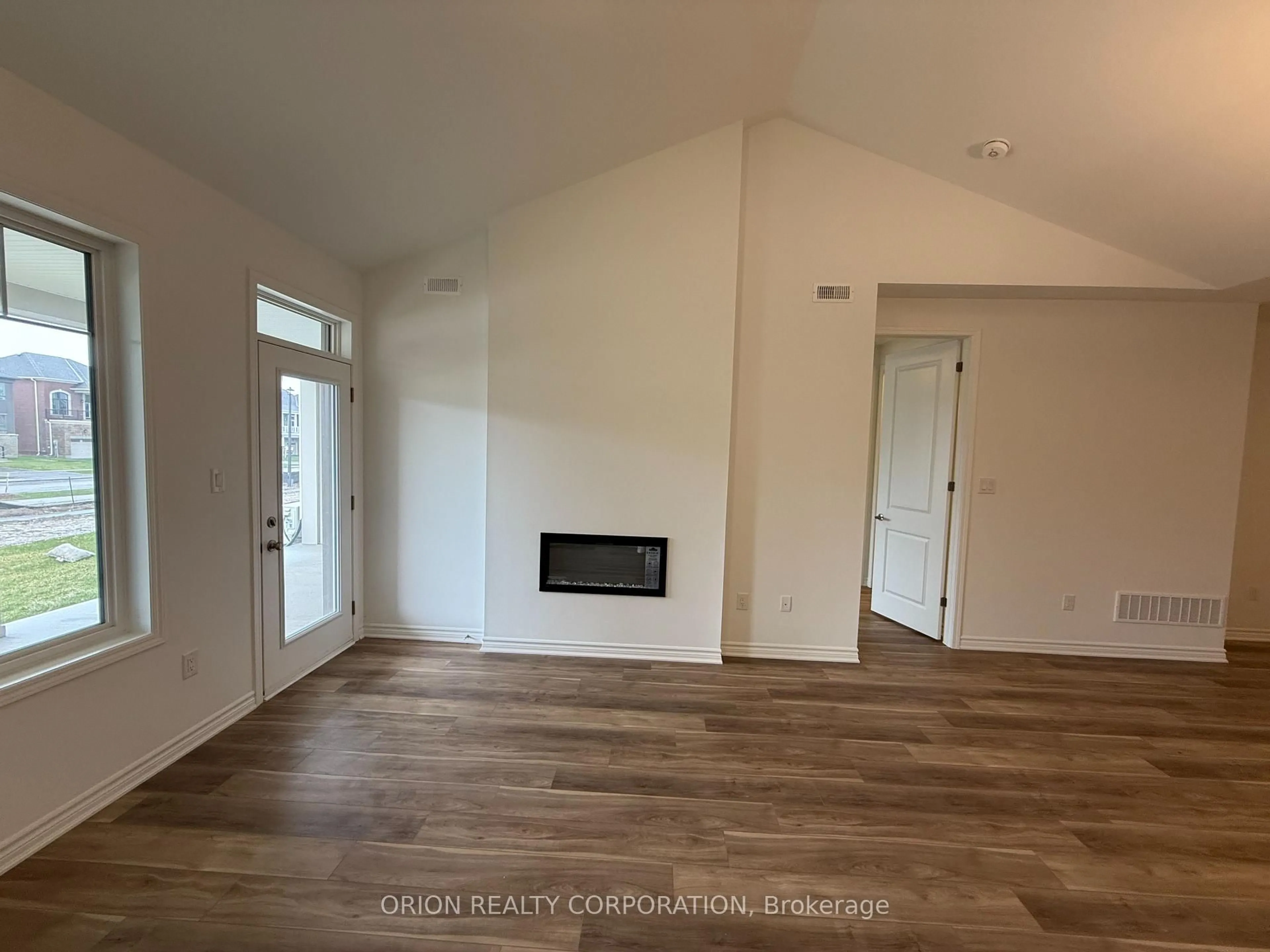 A pic of a room for 706 Sargeant Pl, Innisfil Ontario L9S 0S9