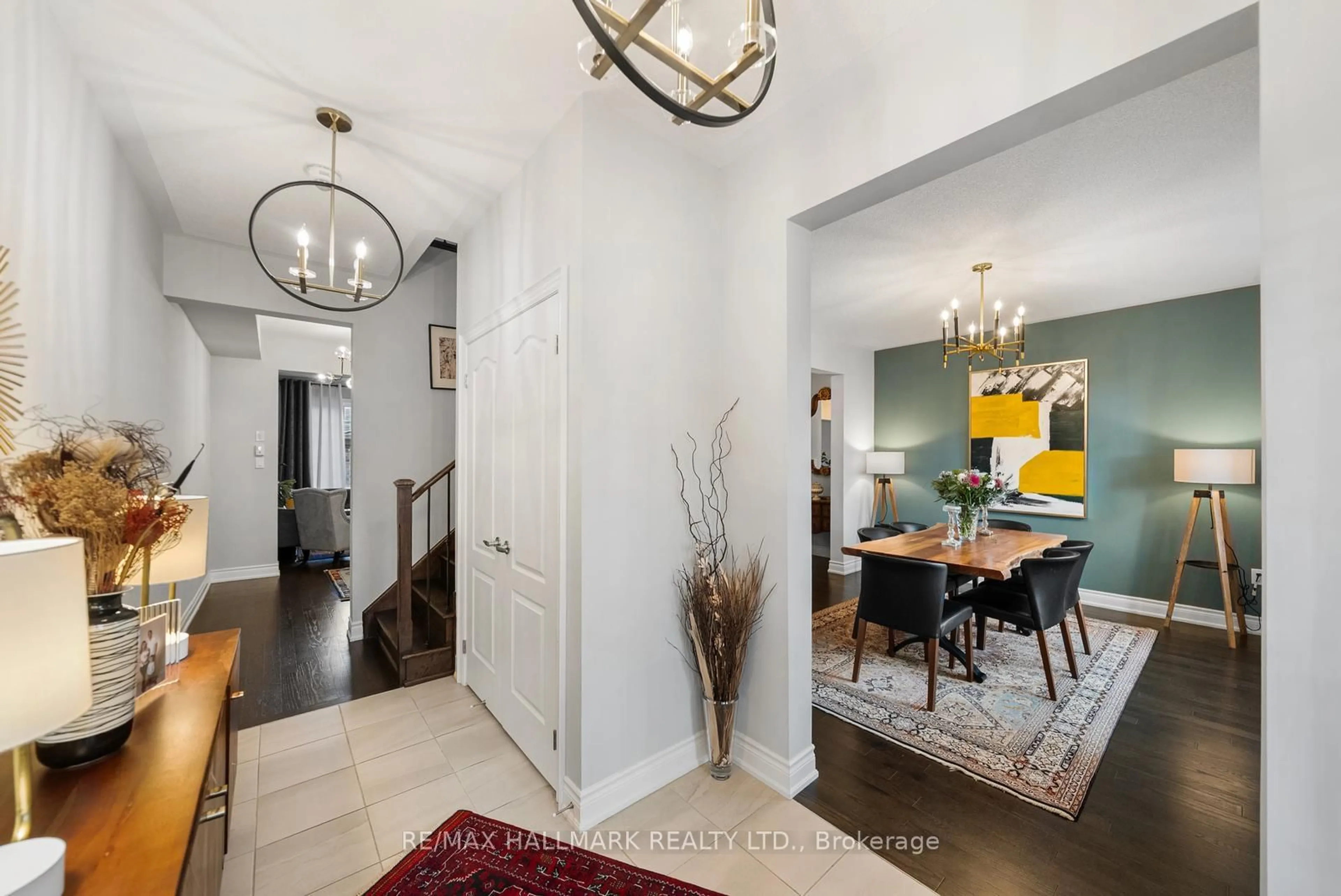 Indoor entryway for 7 Carratuck St, East Gwillimbury Ontario L9N 0S5