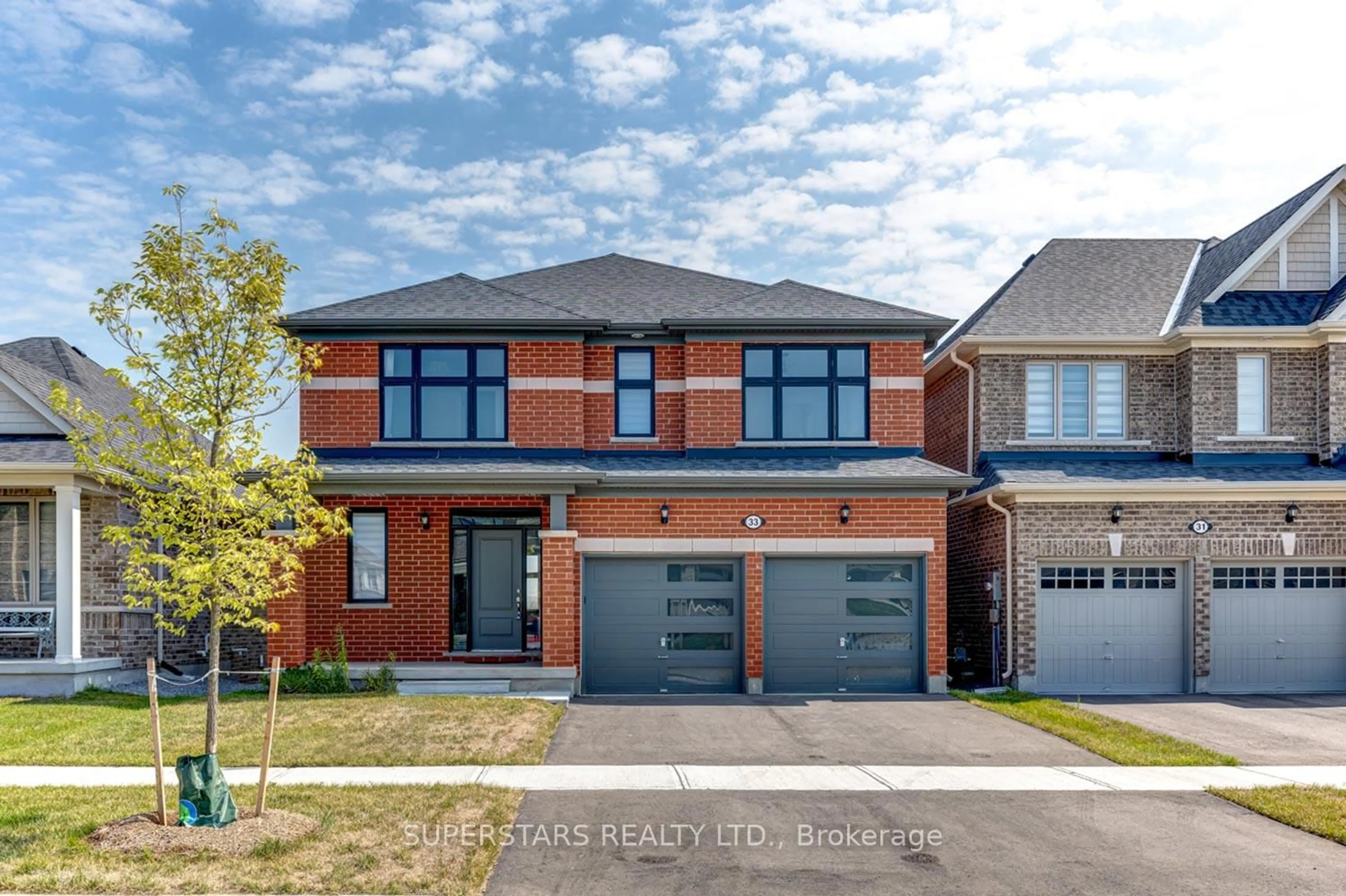 Home with brick exterior material, street for 33 John Dallimore Dr, Georgina Ontario L4K 4M3