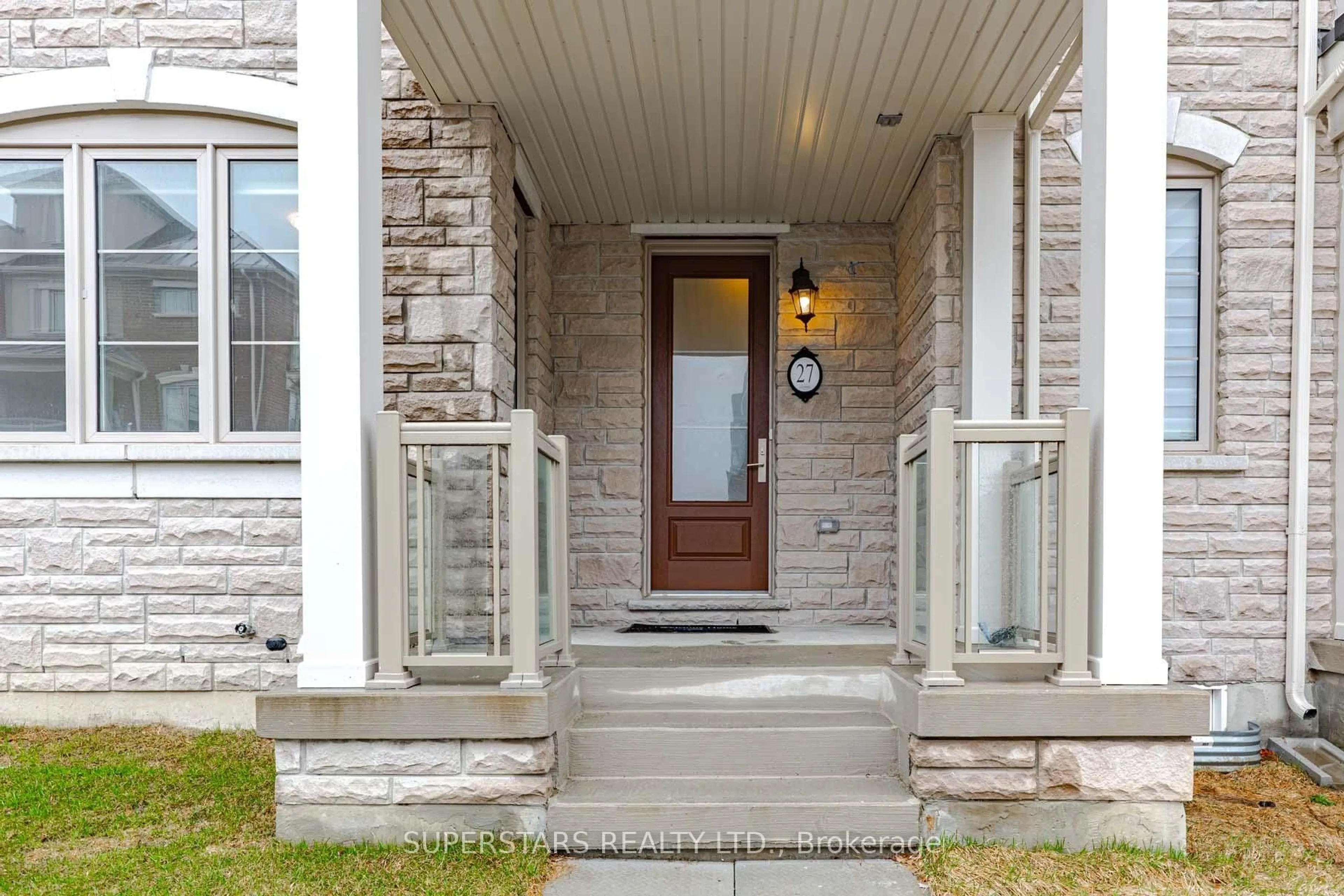 Indoor entryway for 27 Bruce Boyd Dr, Markham Ontario L6B 1R3