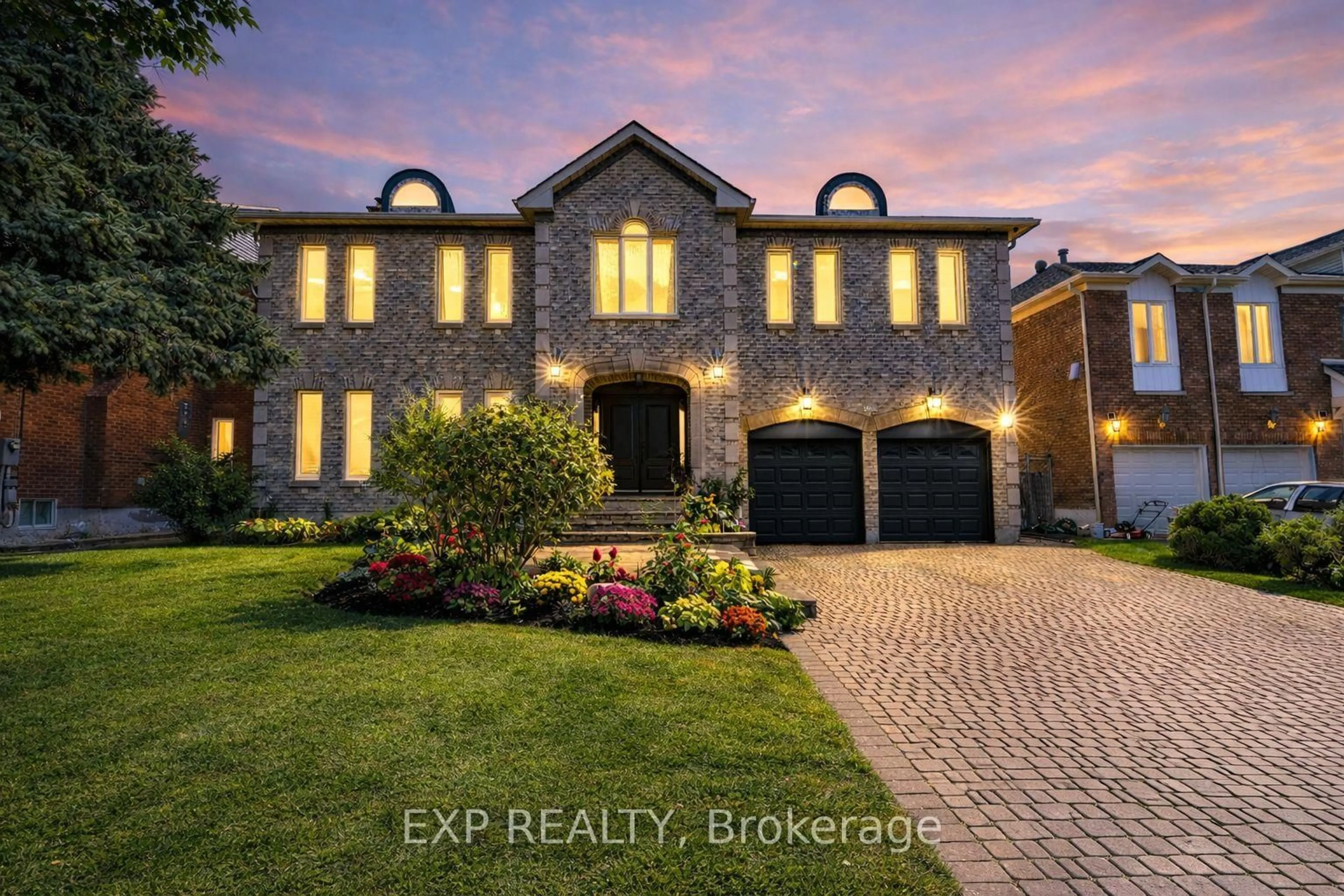 Home with brick exterior material, street for 29 Northgate Cres, Richmond Hill Ontario L4B 2K8