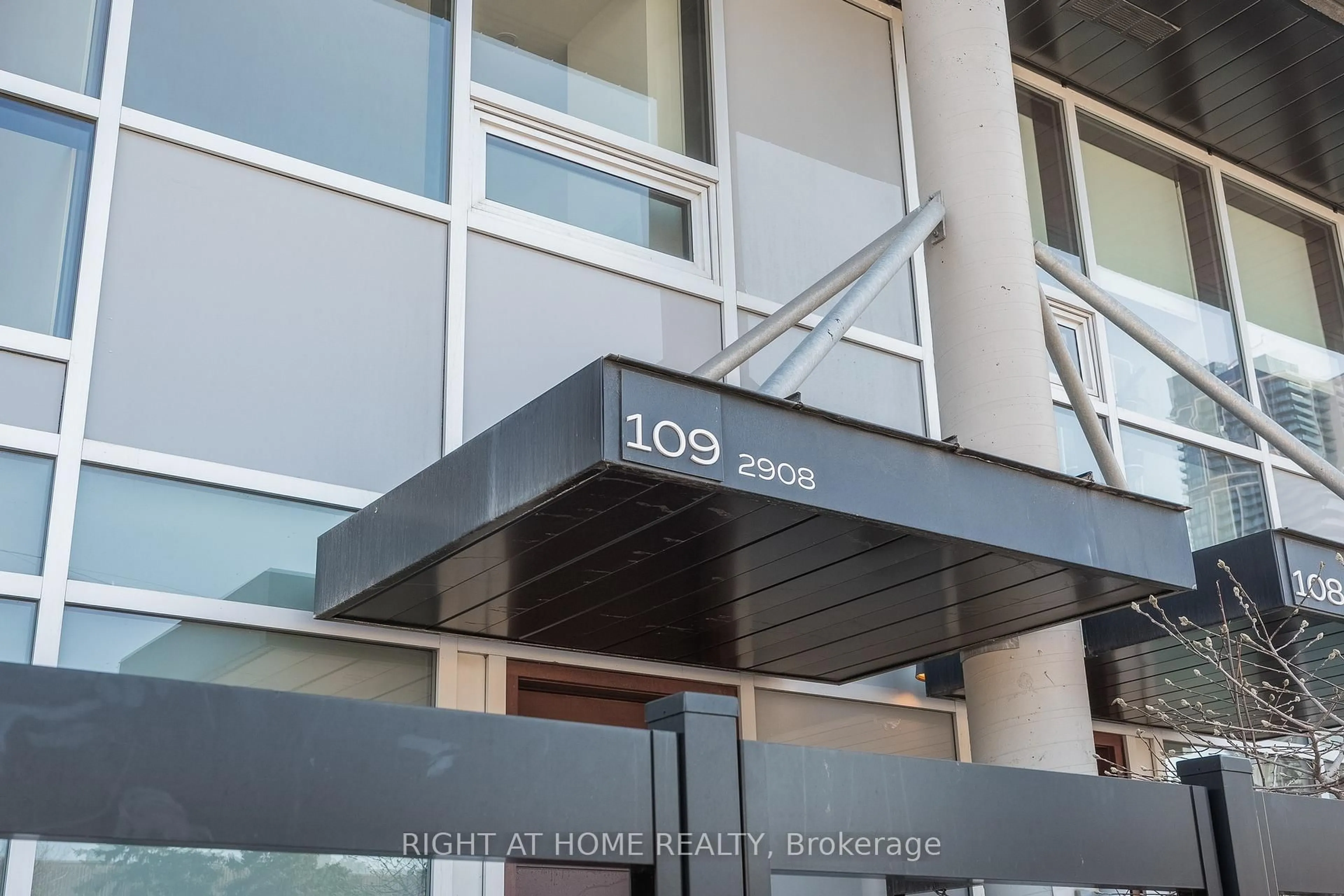 Unknown for 2908 Highway 7 Rd #109, Vaughan Ontario L4K 0K5