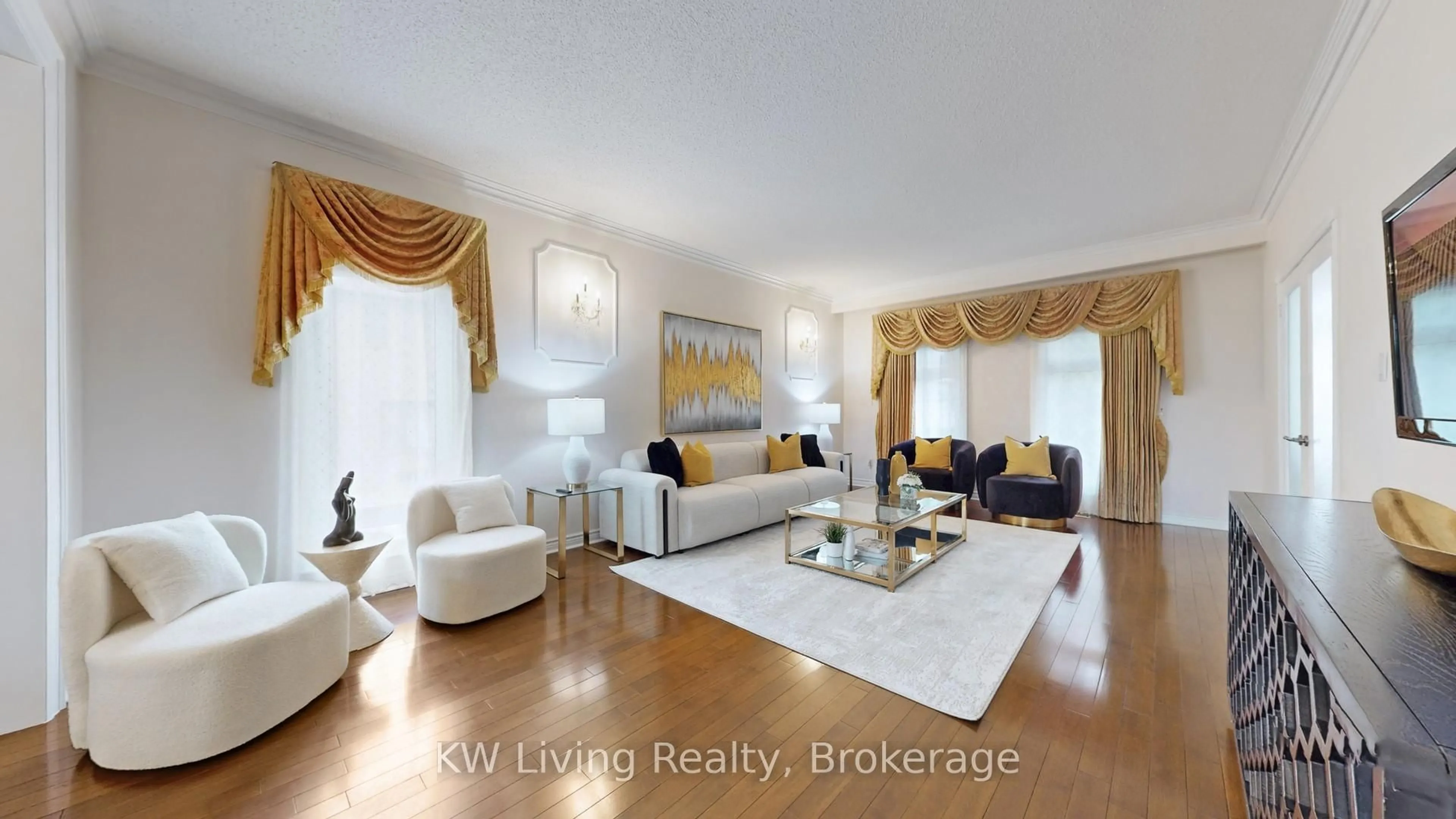 Living room with furniture, wood/laminate floor for 19 Spadina Rd, Richmond Hill Ontario L4B 2Y2