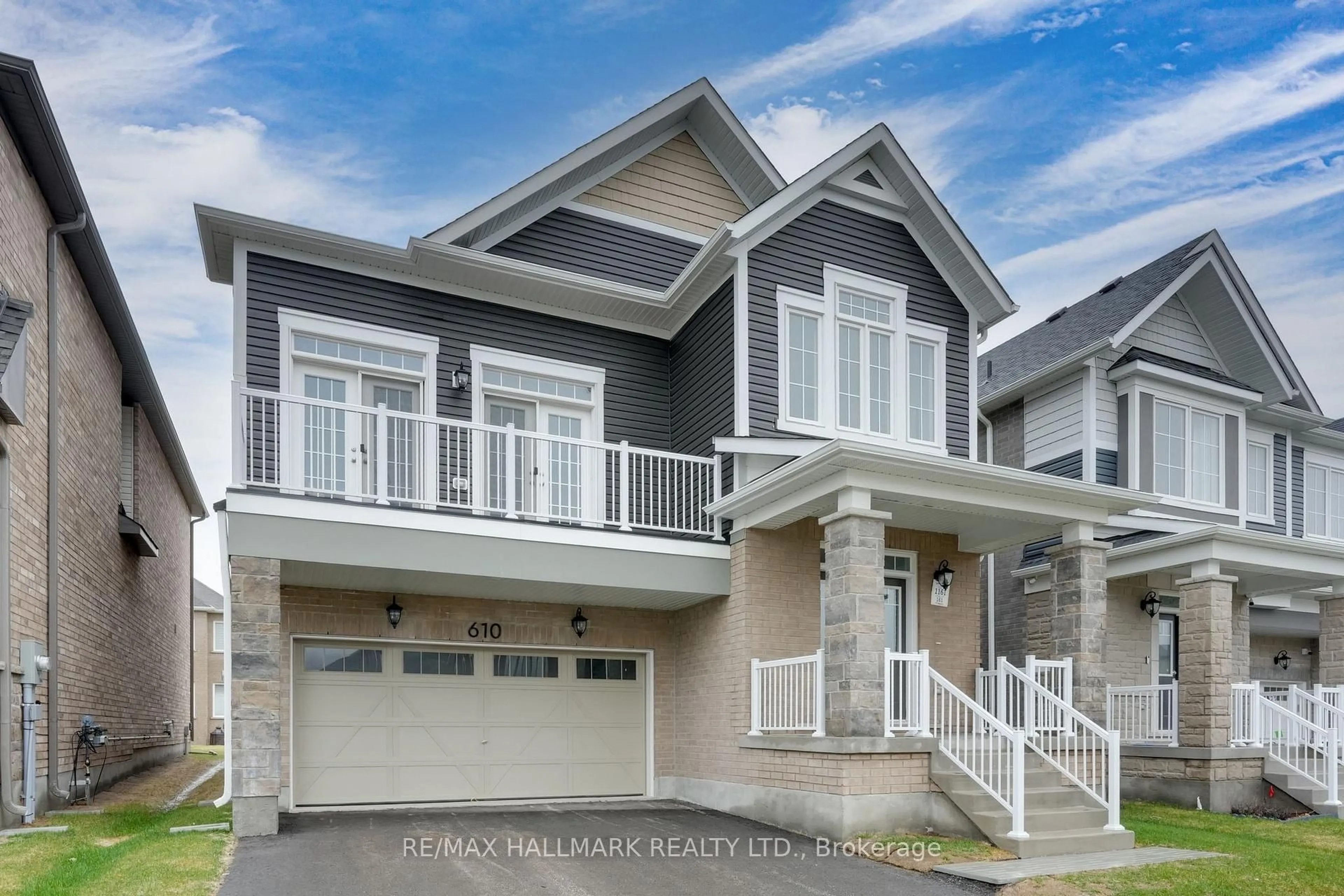 Home with vinyl exterior material, street for 610 Newlove St, Innisfil Ontario L9S 0S2