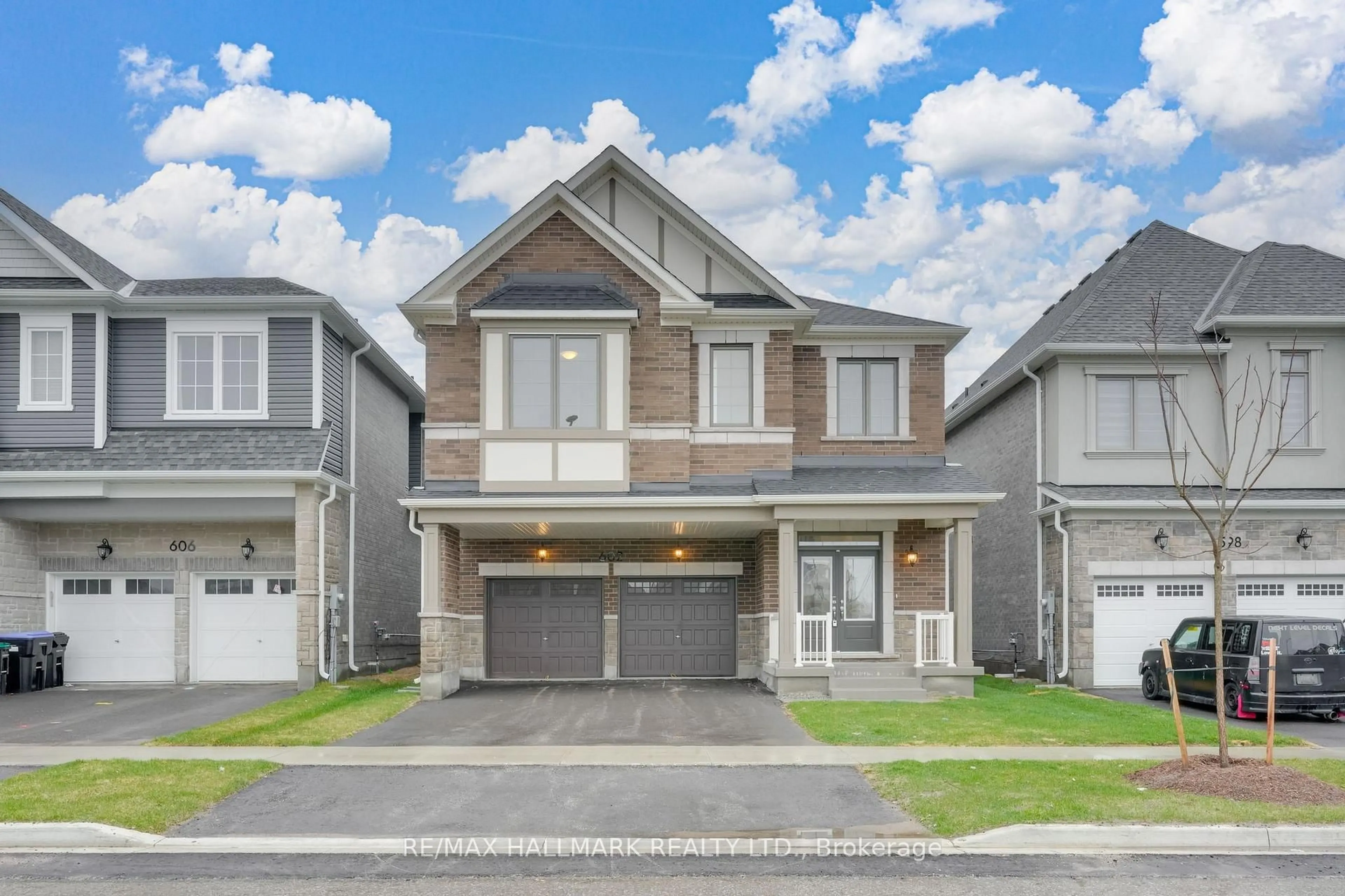 Home with brick exterior material, street for 602 Newlove St, Innisfil Ontario L9S 0S2