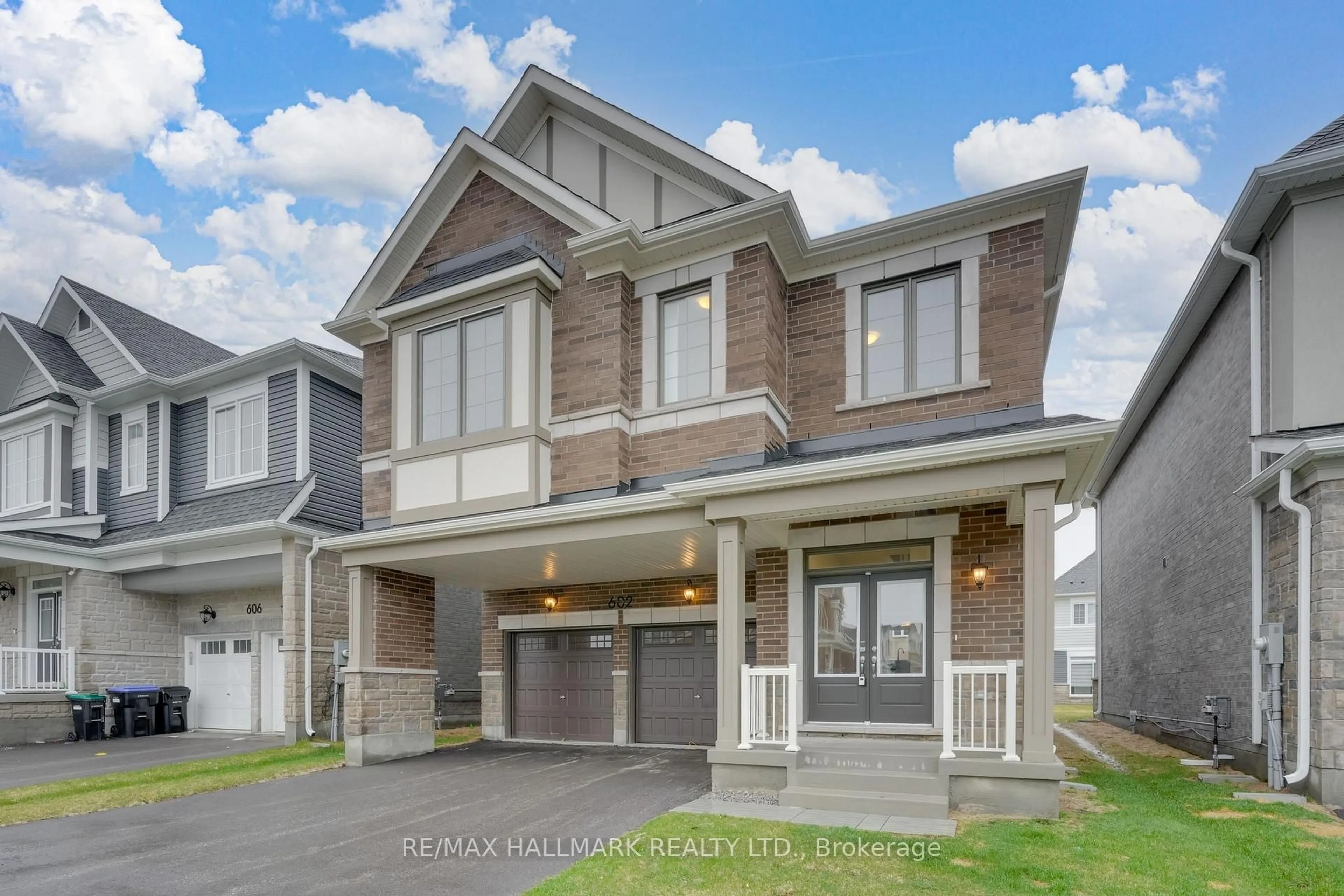 Home with brick exterior material, street for 602 Newlove St, Innisfil Ontario L9S 0S2