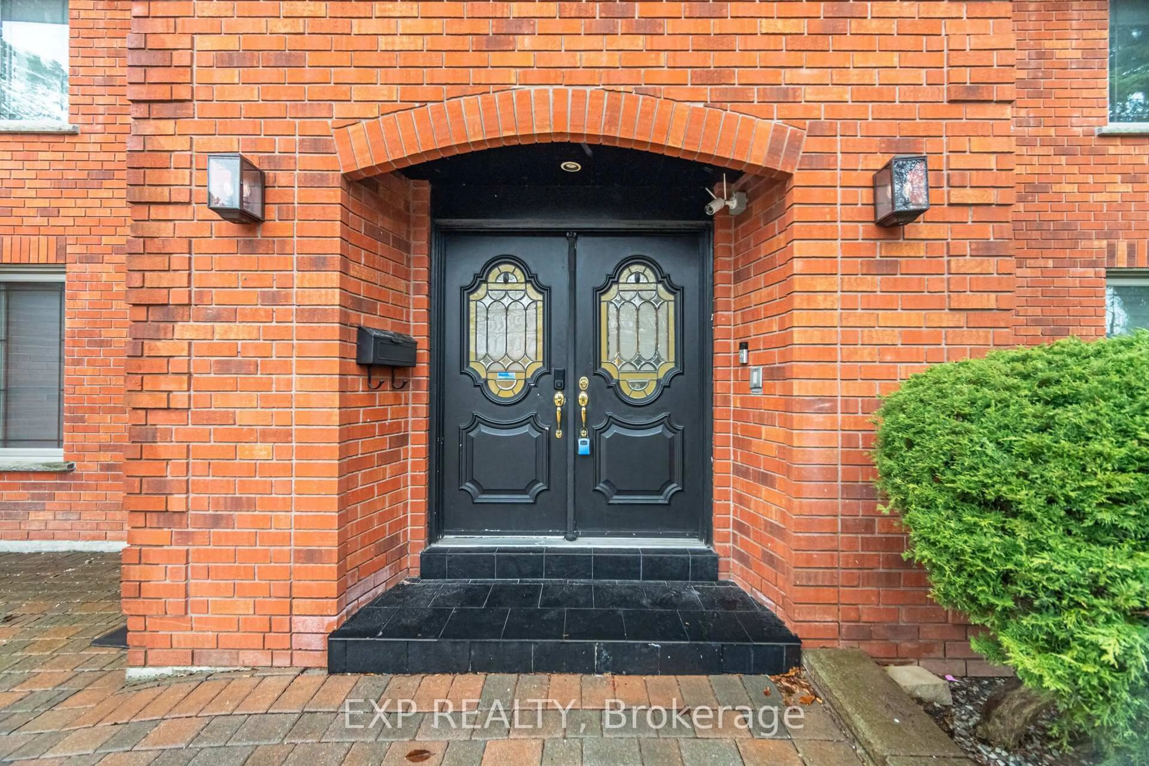 Indoor entryway for 265 Wycliffe Ave, Vaughan Ontario L4L 3N7