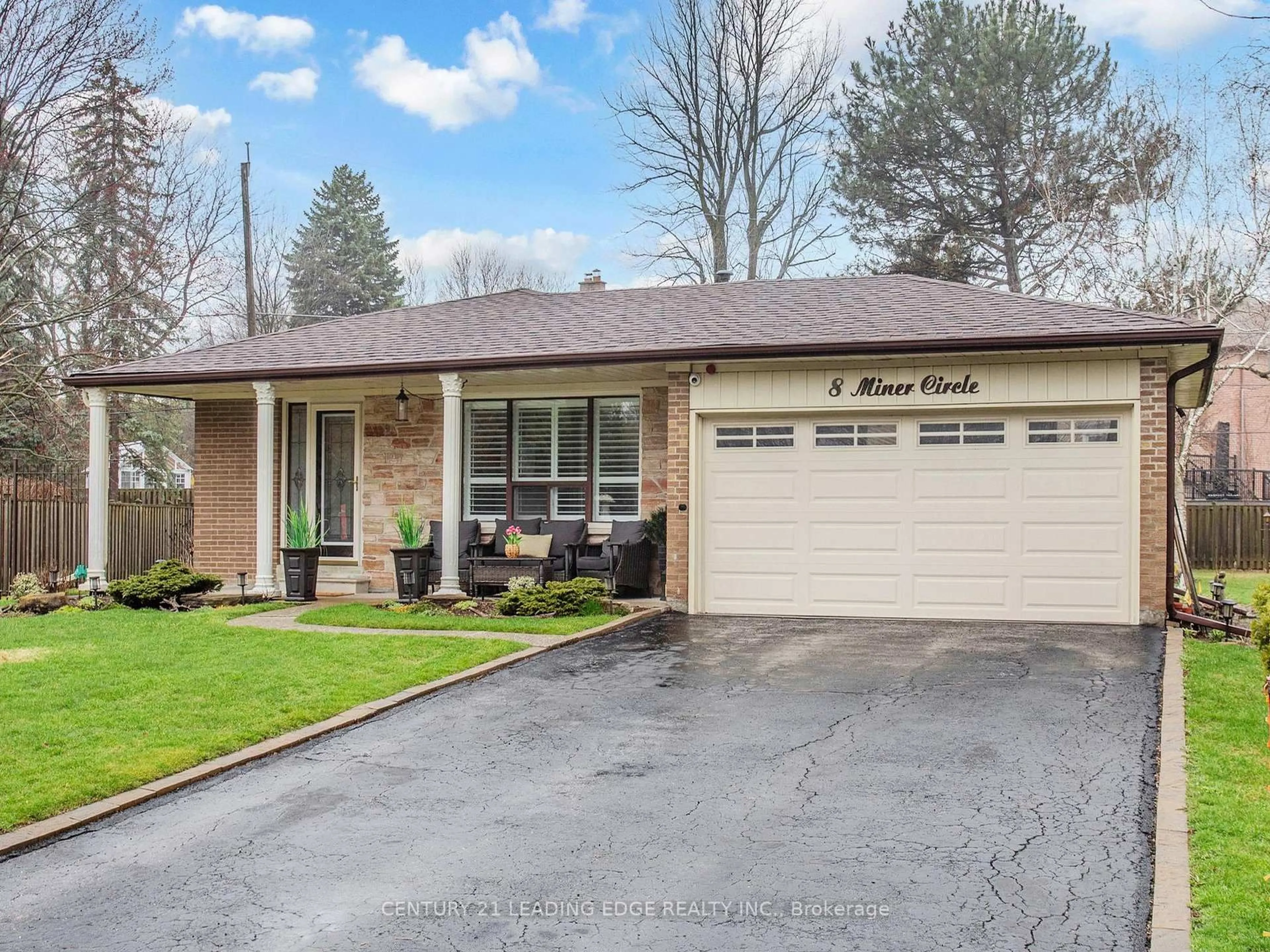 Home with brick exterior material, street for 8 Miner Circ, Markham Ontario L3R 1Y1