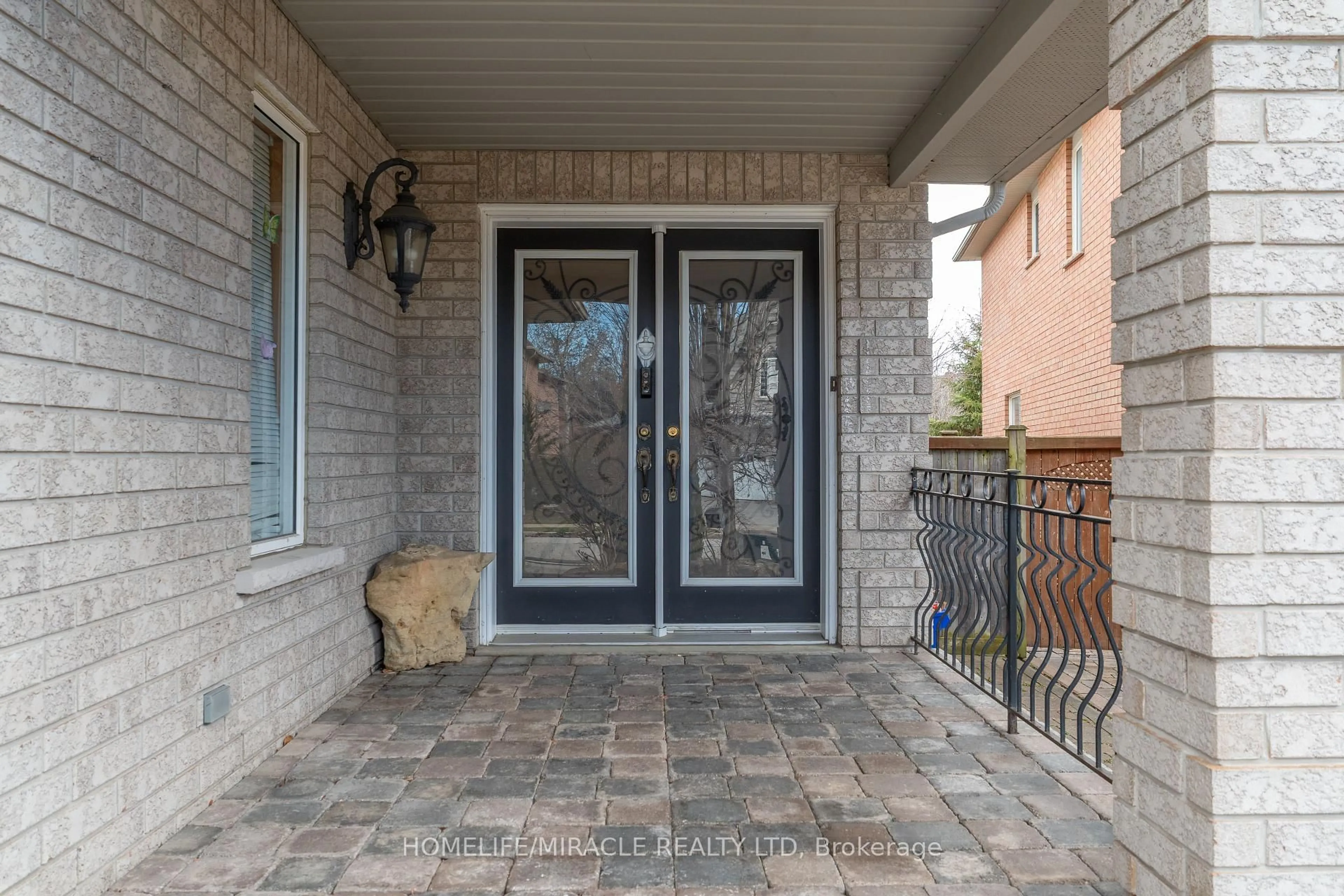 Indoor entryway for 31 Water Garden Lane, Vaughan Ontario L4H 1N2