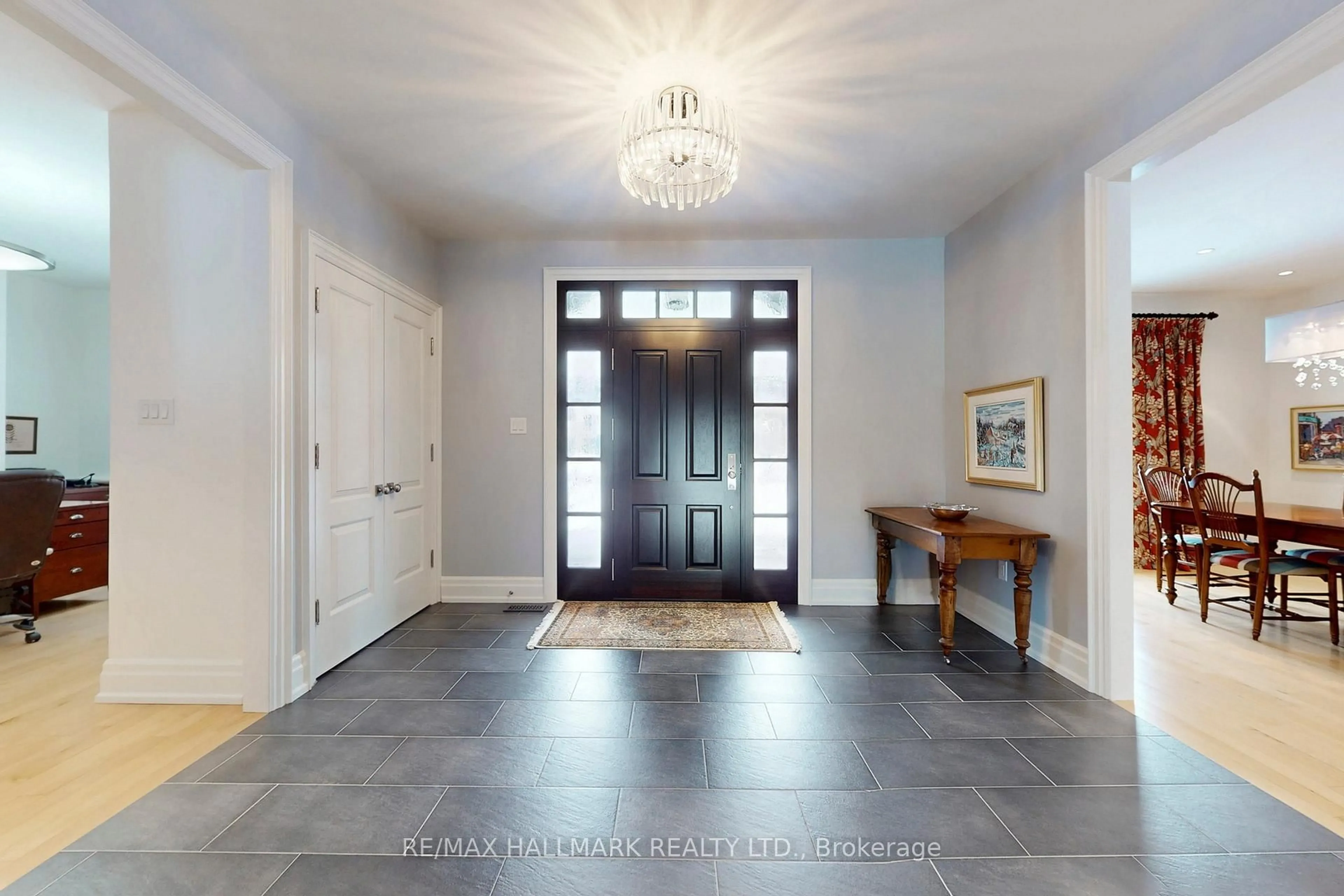 Indoor entryway for 67 Grayfield Dr, Whitchurch-Stouffville Ontario L4A 0B1