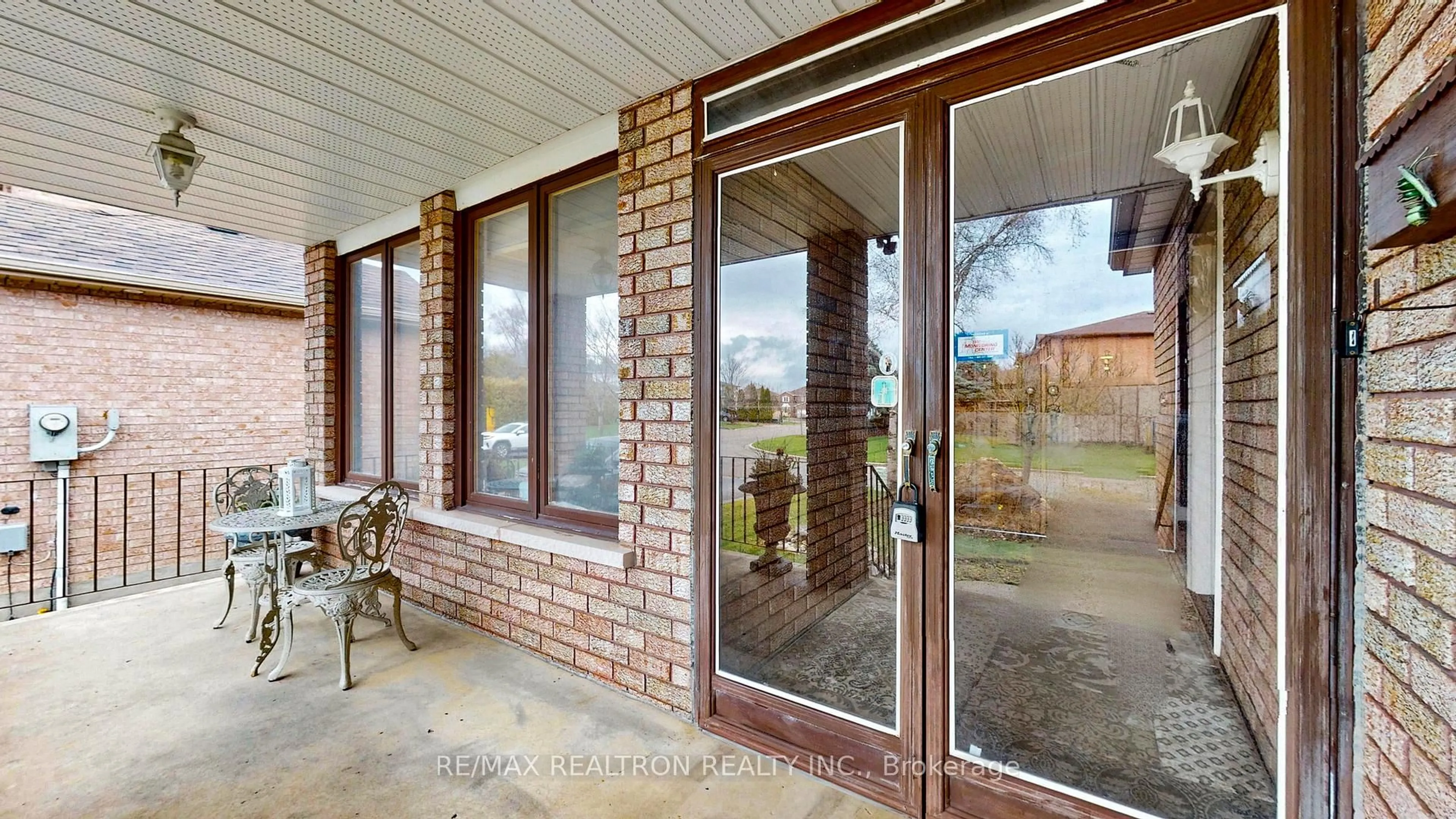 Unknown for 33 Byer Dr, Markham Ontario L3P 6S4