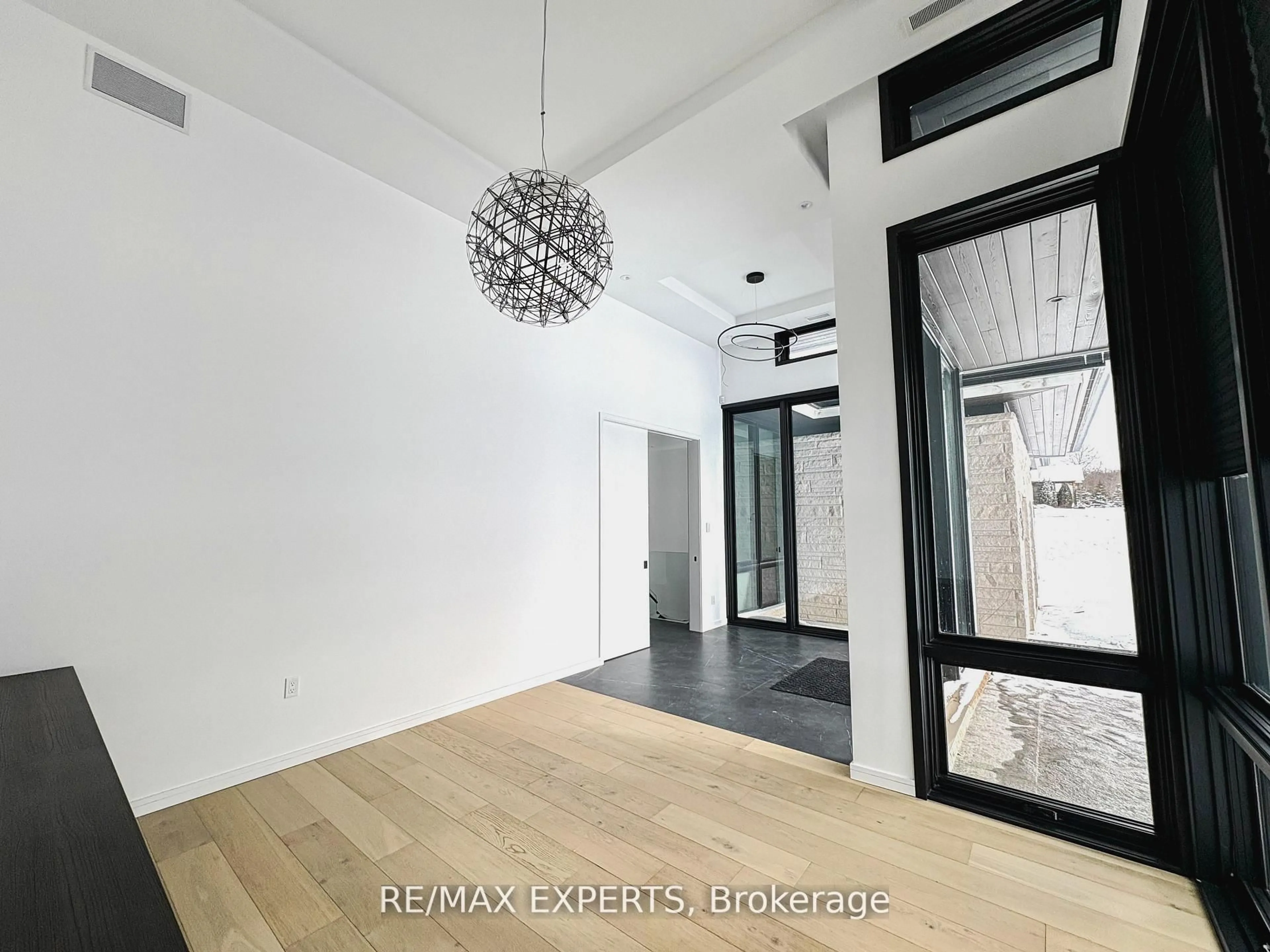 Unknown for 130 Dale Cres, Bradford West Gwillimbury Ontario L0L 1L0