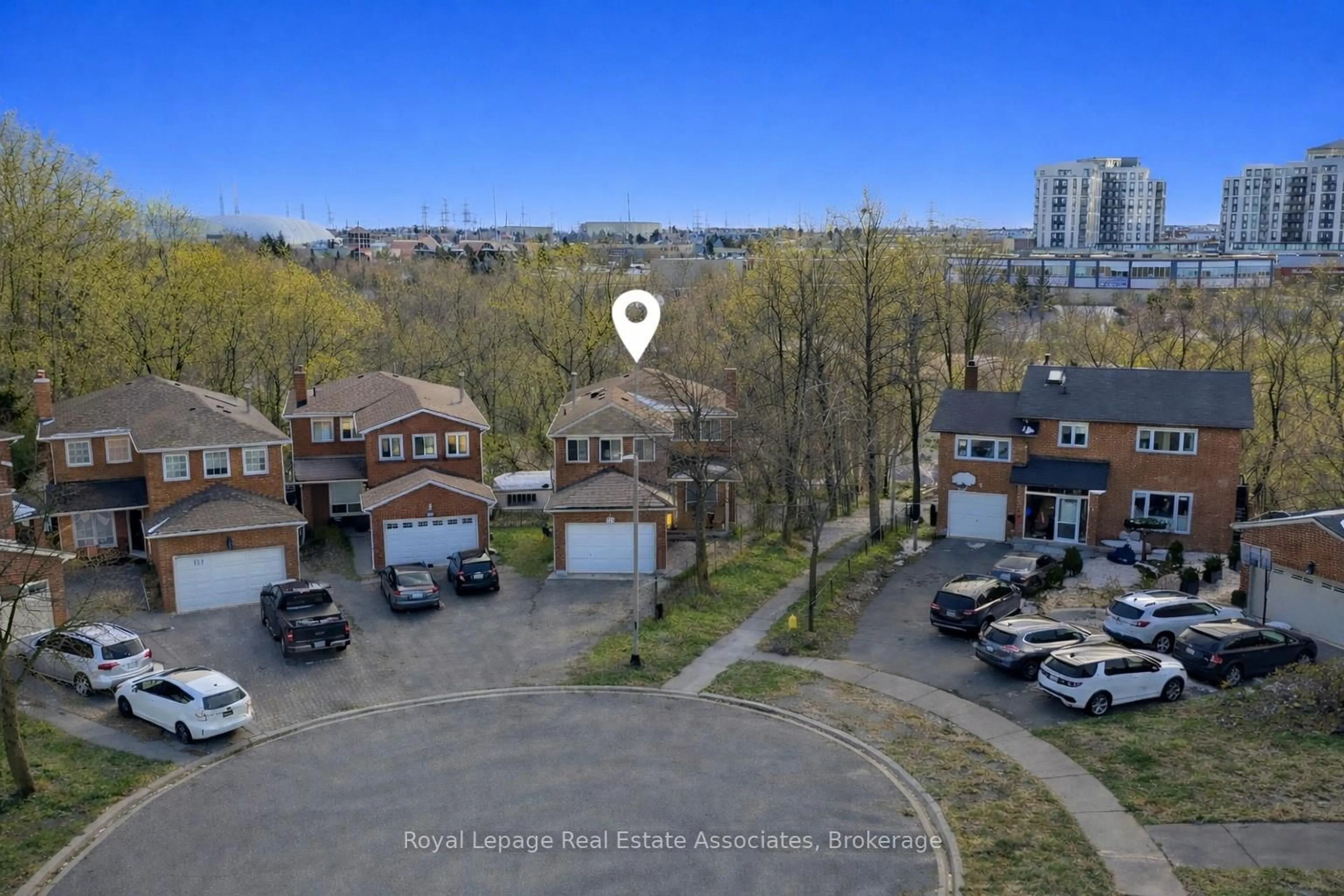 A pic from outside/outdoor area/front of a property/back of a property/a pic from drone, unknown for 115 Coles Ave, Vaughan Ontario L4L 1L8