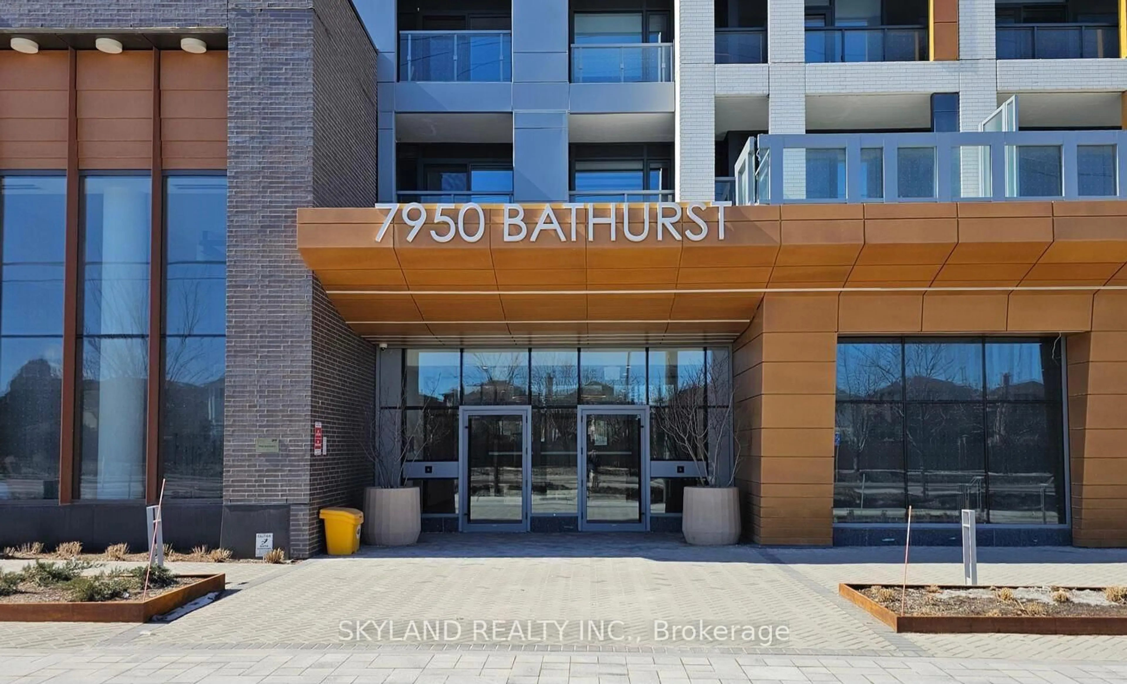 Indoor foyer for 7950 Bathurst St #2503, Vaughan Ontario L4J 0L4