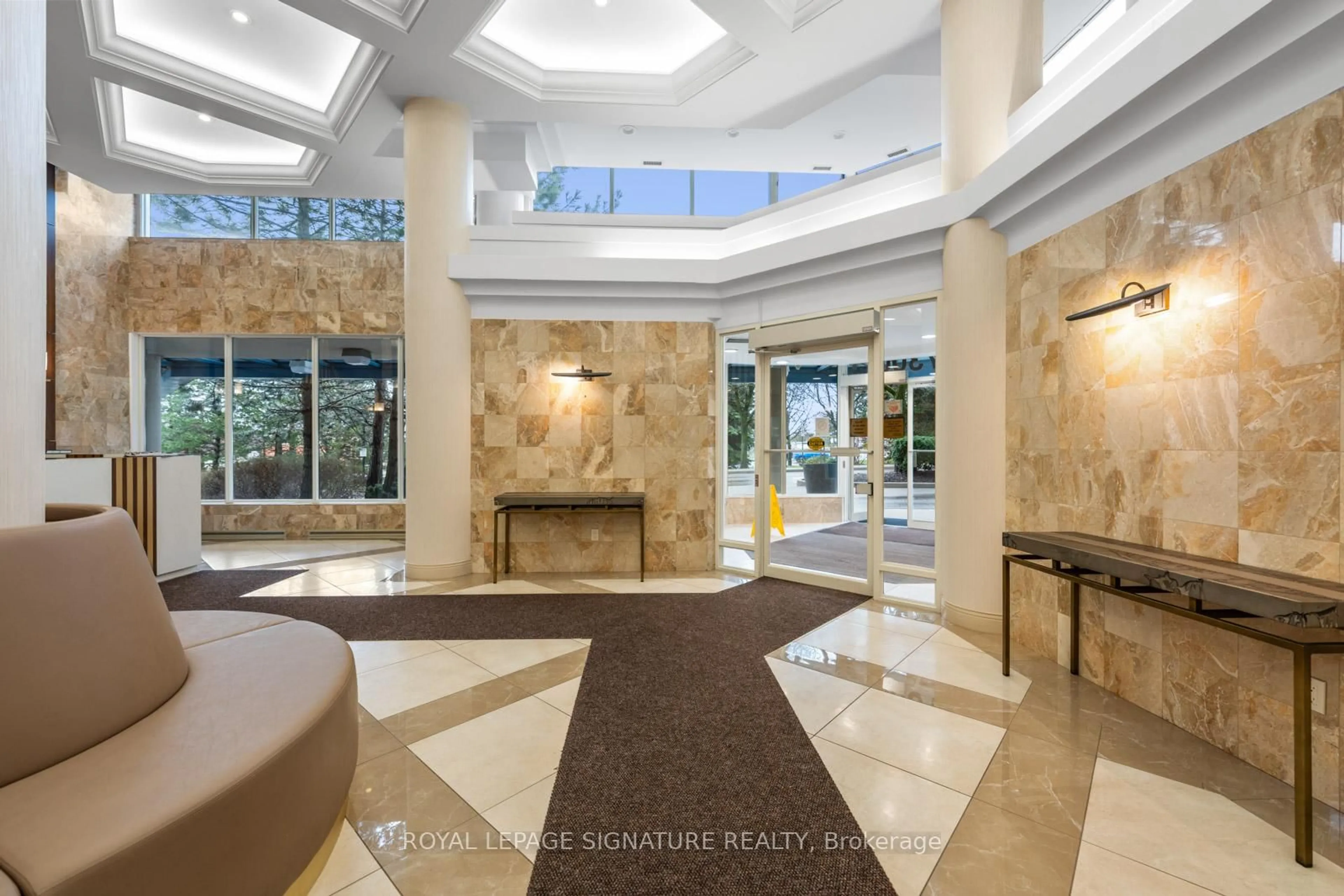 Lobby for 7300 Yonge St #PH9, Vaughan Ontario L4J 7Y5