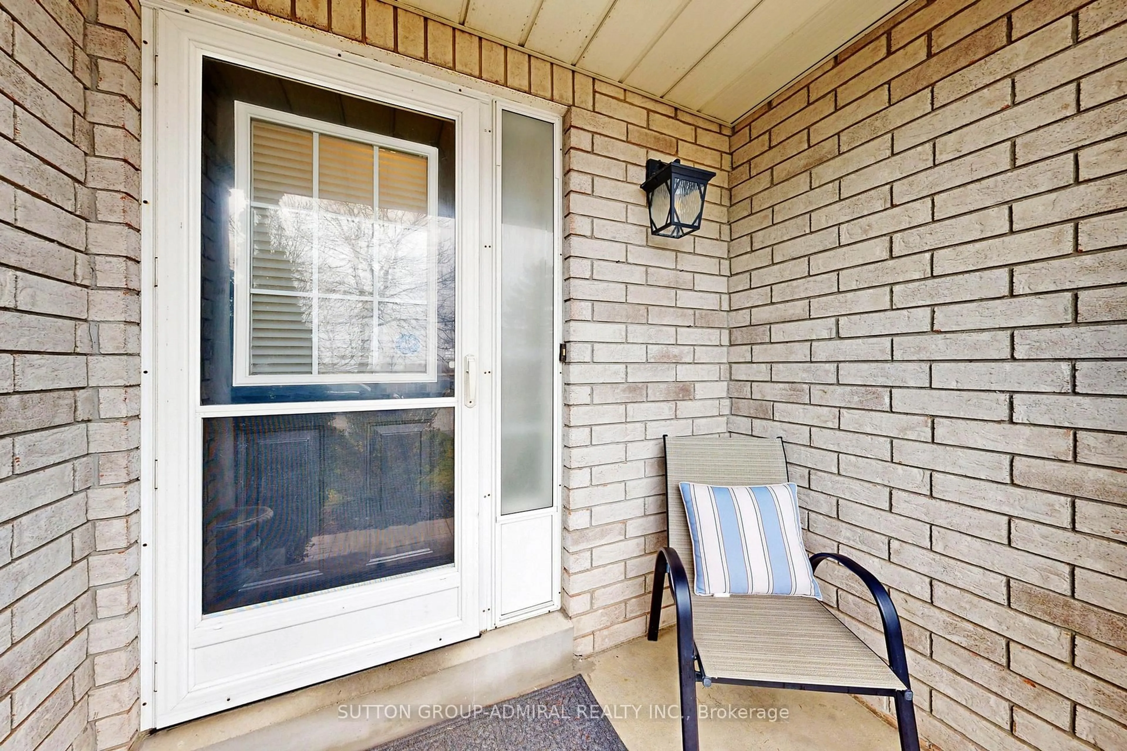 Indoor entryway for 80 Walkview Cres, Richmond Hill Ontario L4E 4H6