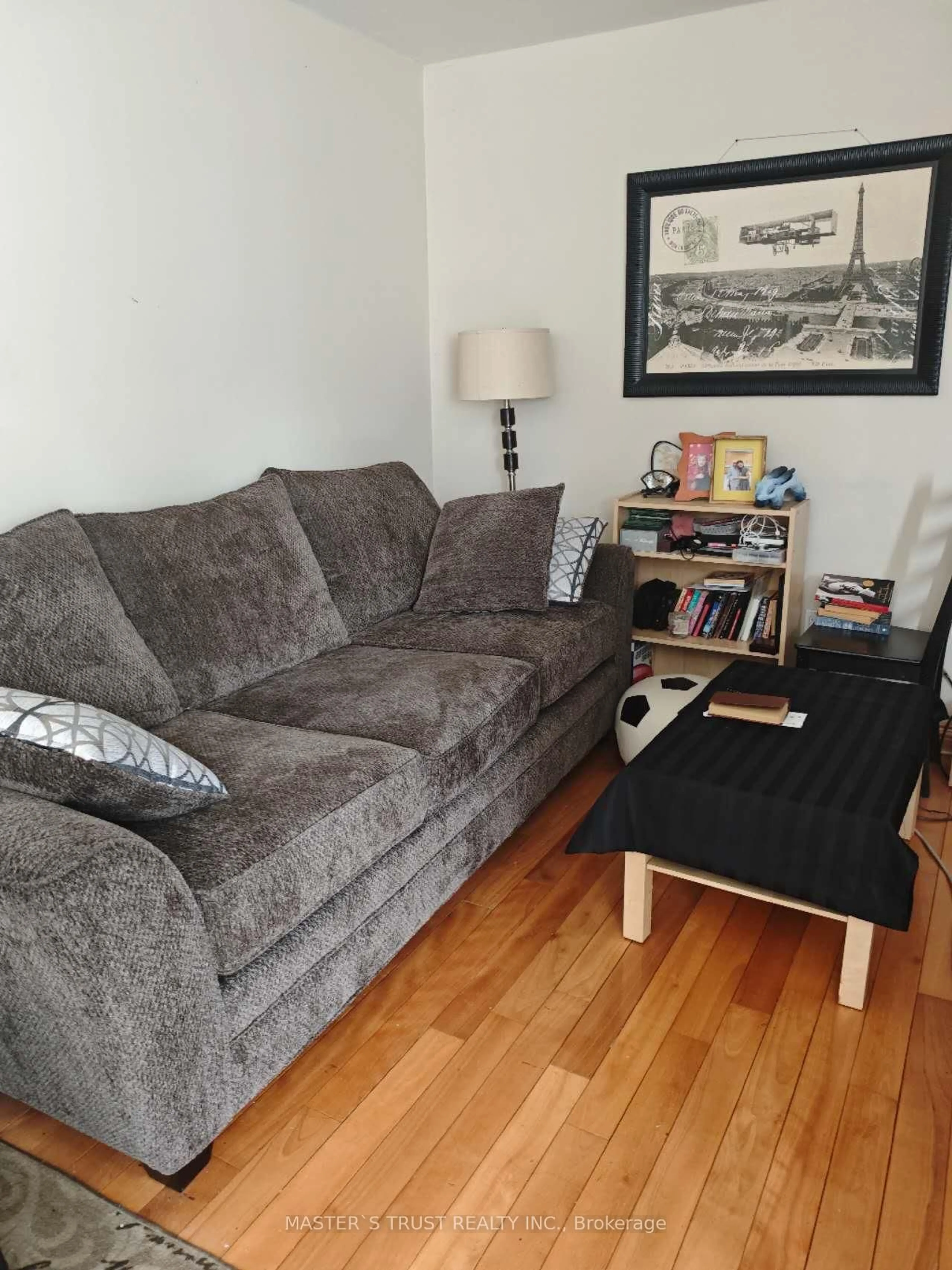 Living room with furniture, unknown for 653 Village Pkwy #40, Markham Ontario L3R 2R2