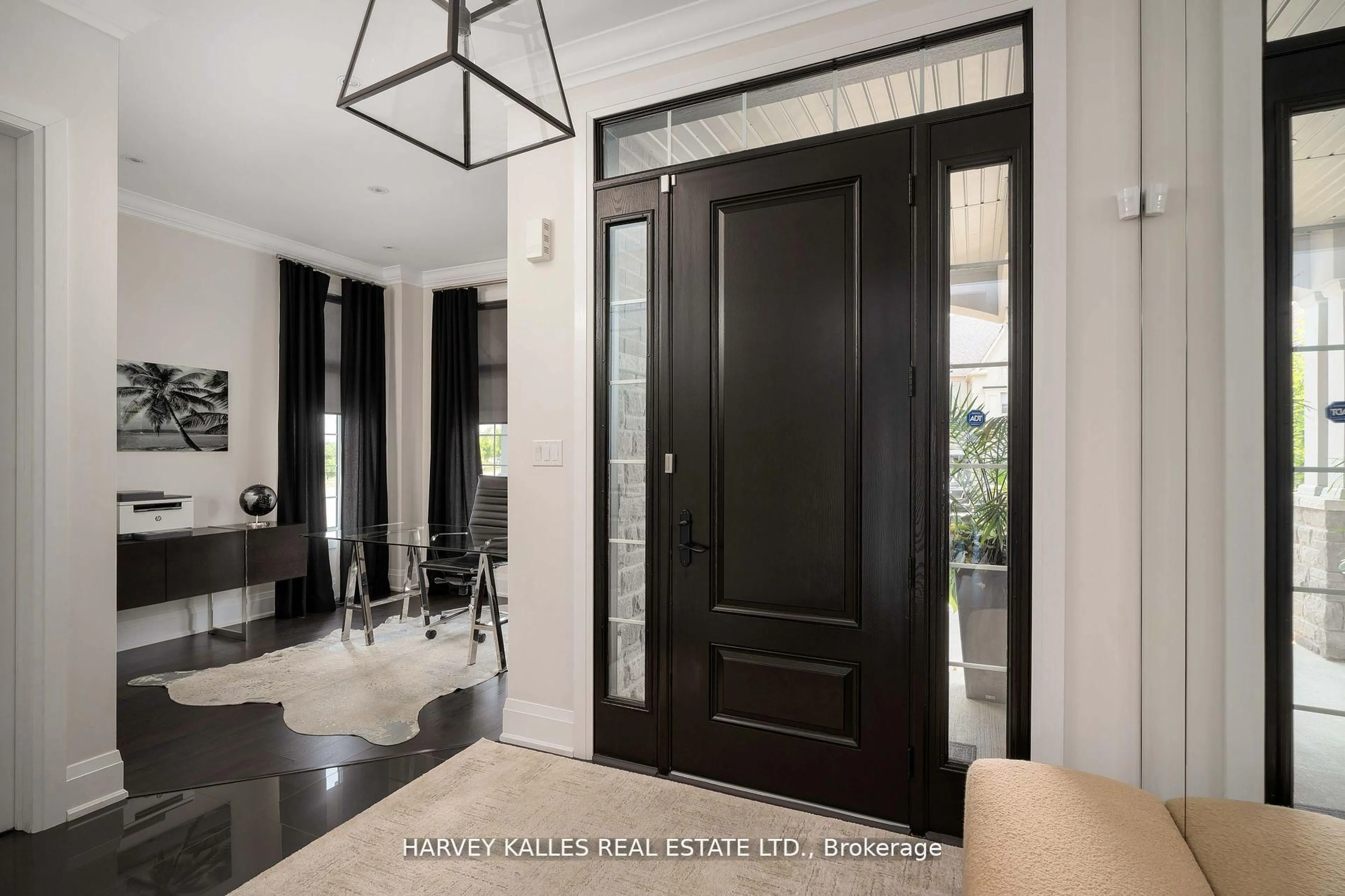 Indoor entryway for 4 Larkin Ave, King Ontario L7B 0N8