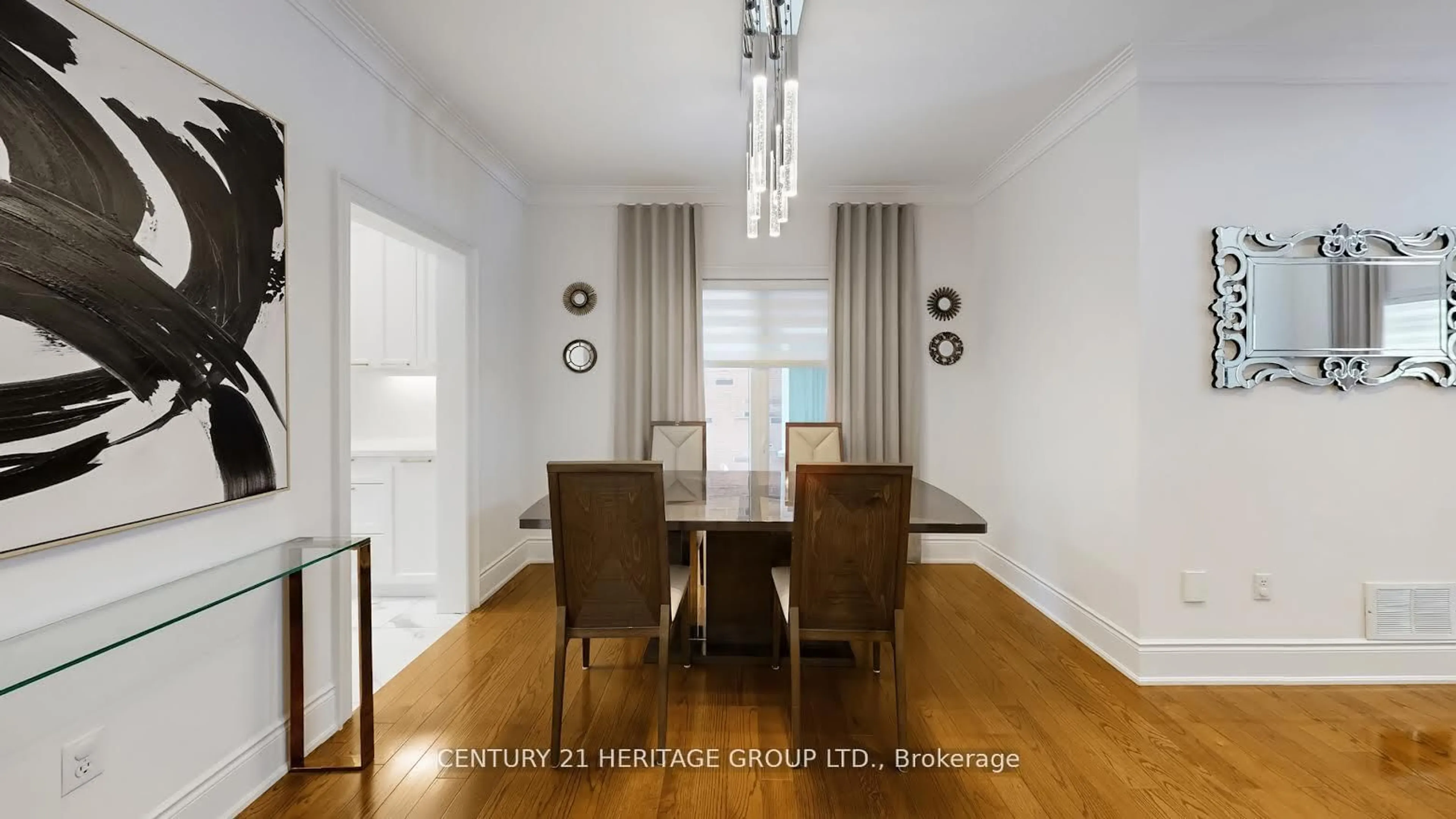 Dining room, wood/laminate floor for 18 Berringer St, Richmond Hill Ontario L4B 4G4