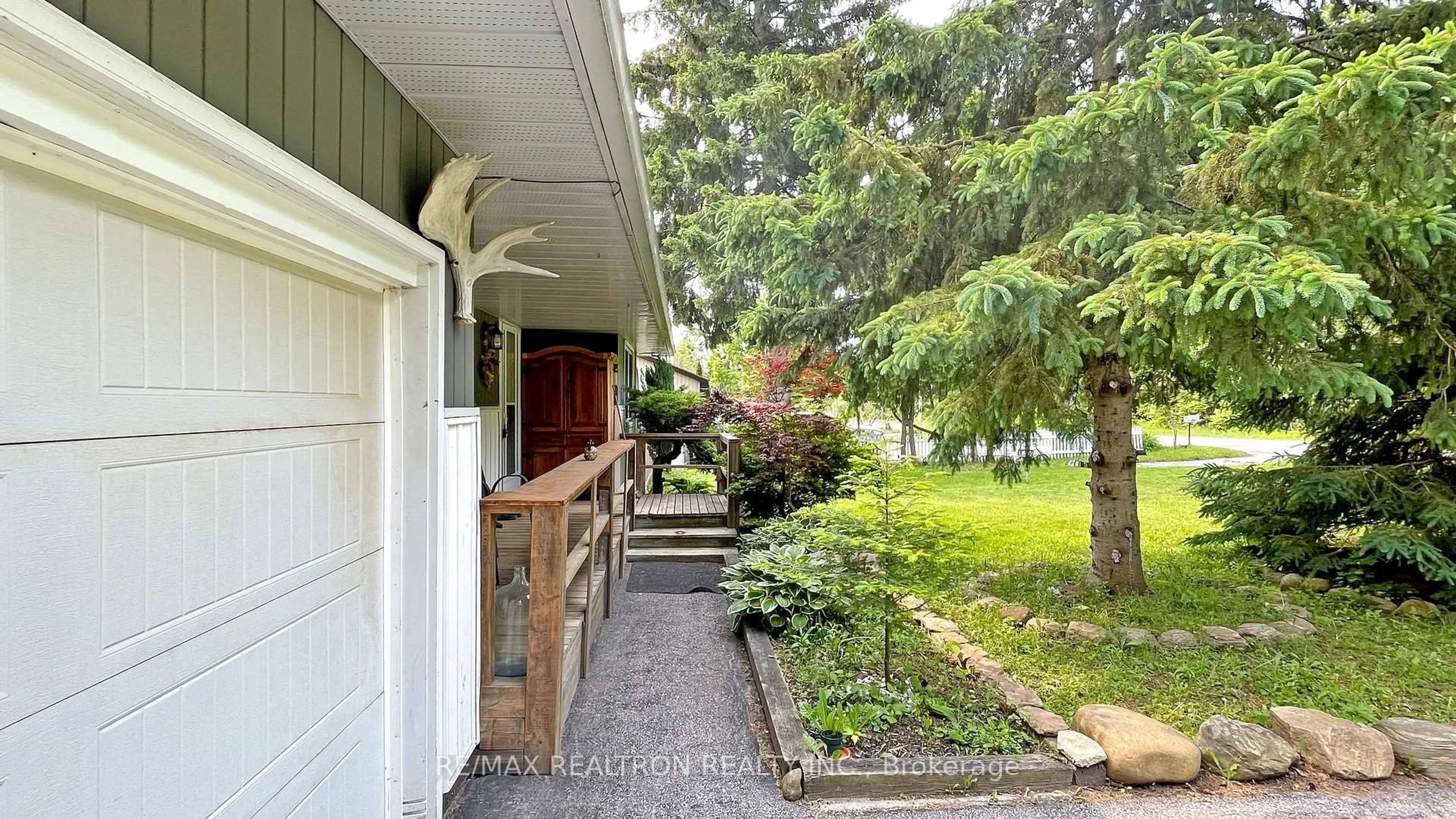 Unknown for 2807 25th Sdrd, Innisfil Ontario L9S 3T2