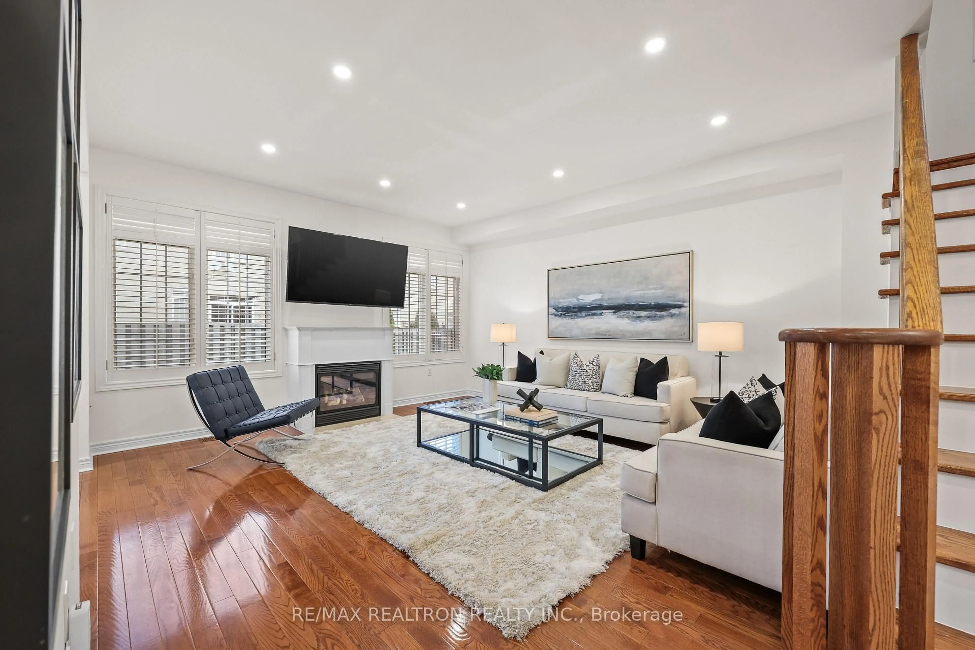 Living room with furniture, unknown for 2 Serene Way, Vaughan Ontario L4J 8Z8