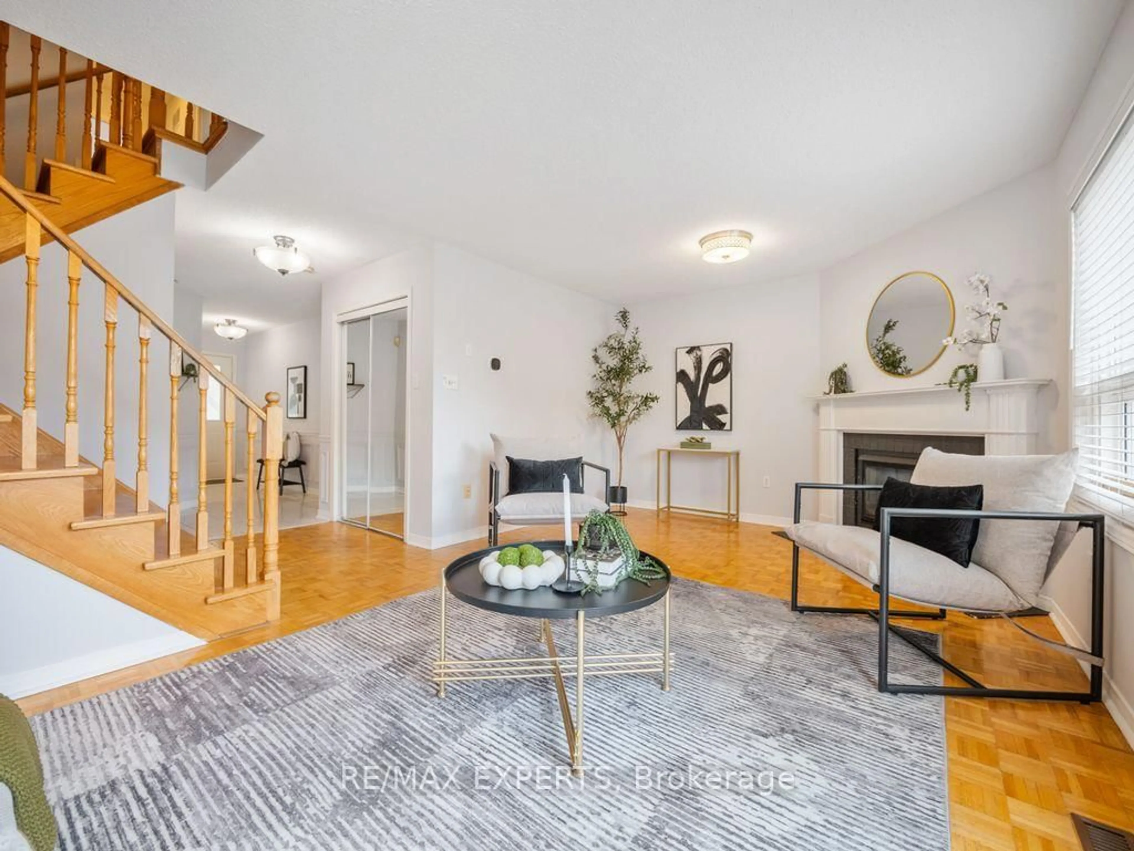 Living room with furniture, unknown for 97 Pinedale Gate, Vaughan Ontario L4L 8X3