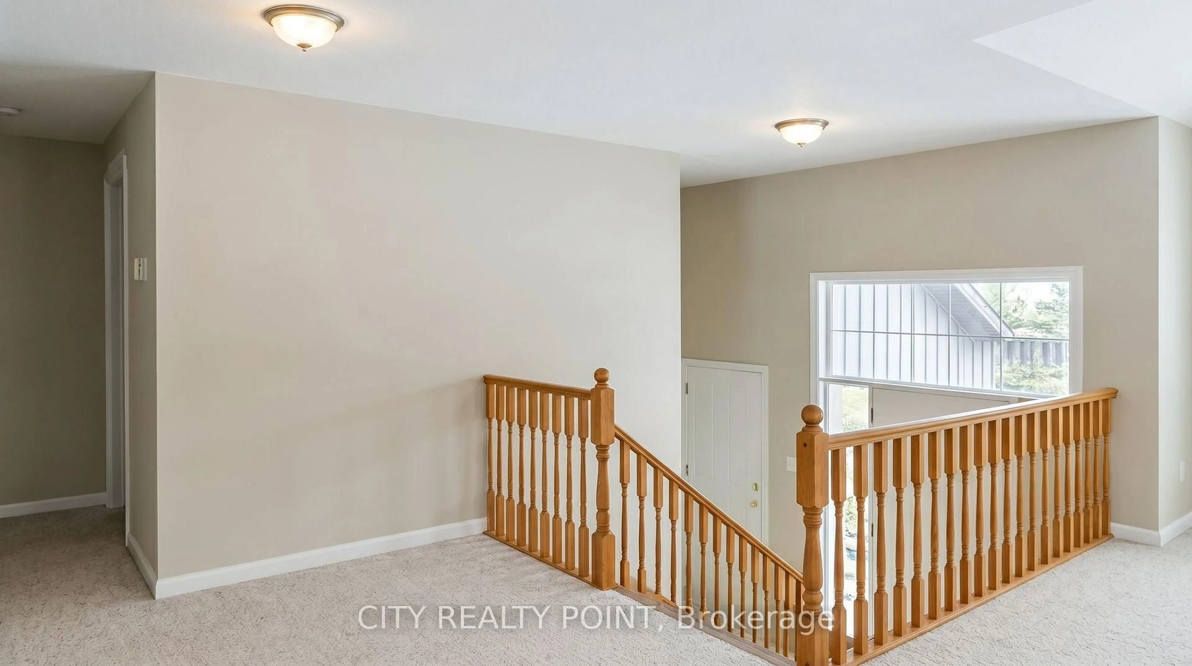 Indoor entryway for 3964 Alcina Ave, Innisfil Ontario L9S 2M1
