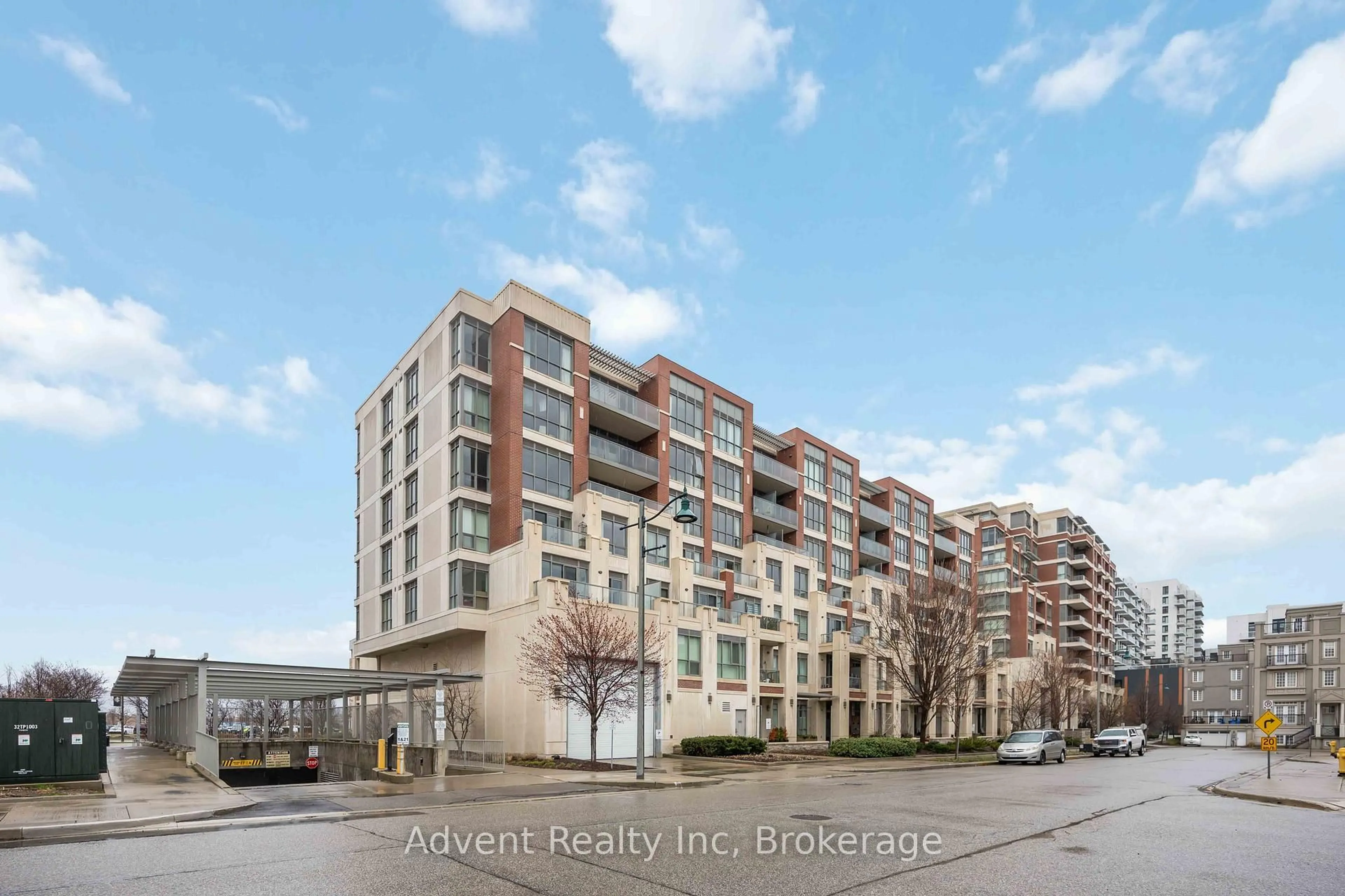 Blurry image for 1 Upper Duke Cres #604, Markham Ontario L6G 0B6
