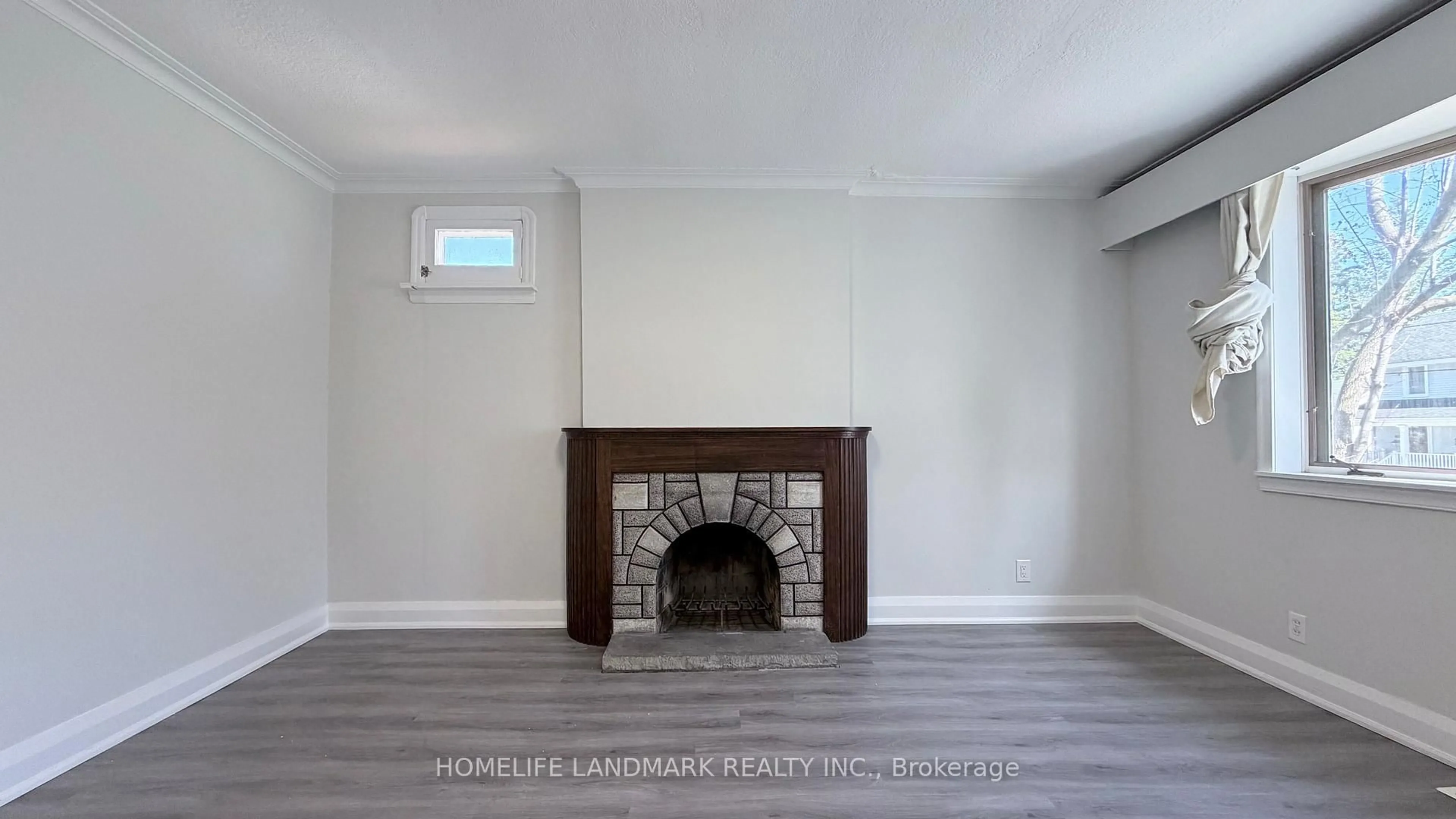 A pic of a room for 95 Roseview Ave, Richmond Hill Ontario L4C 1C6