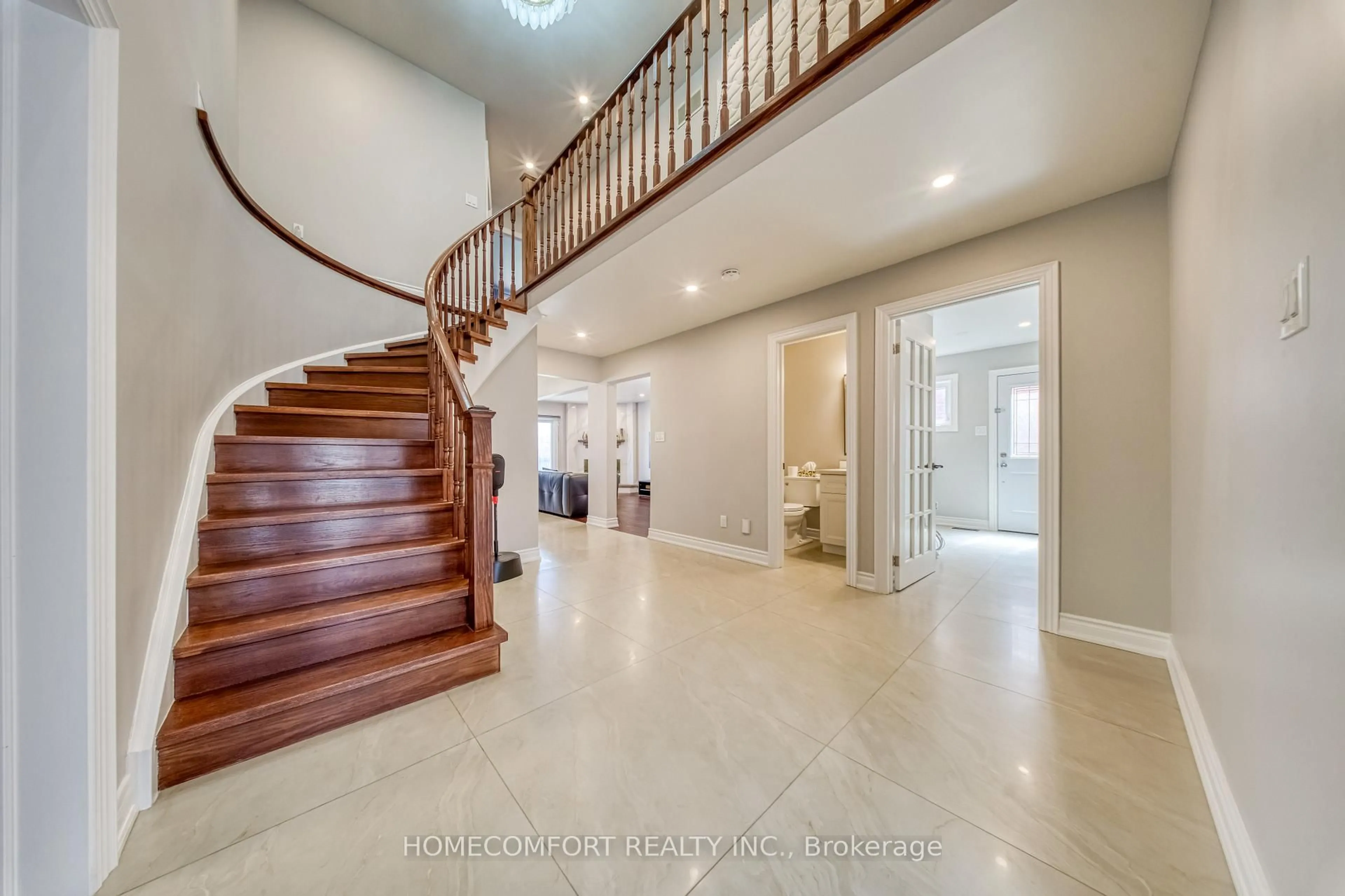 Indoor foyer for 62 Soho Cres, Markham Ontario L3P 7H5