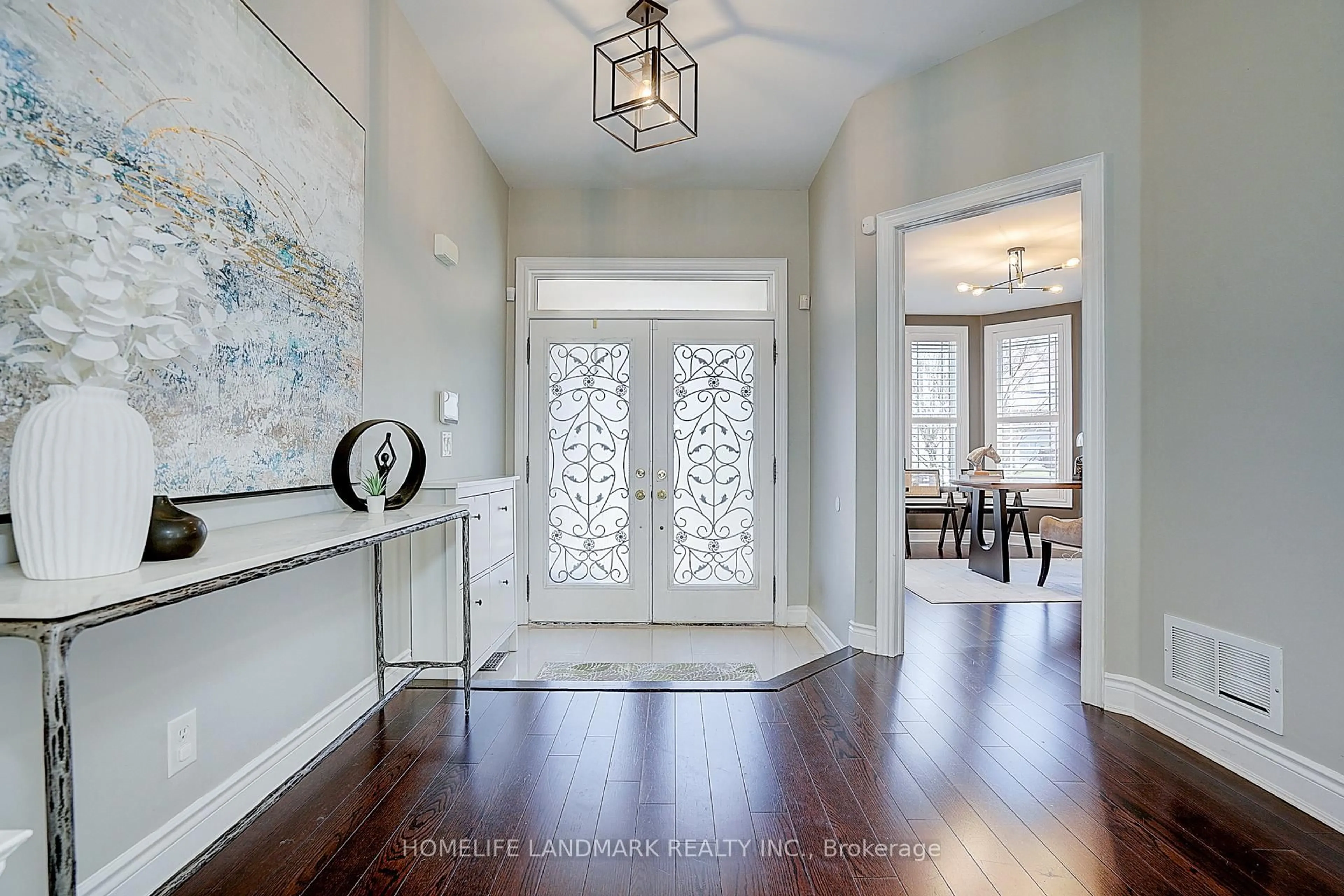 Indoor entryway for 42 Hogaboom Ave, Aurora Ontario L4G 0E6