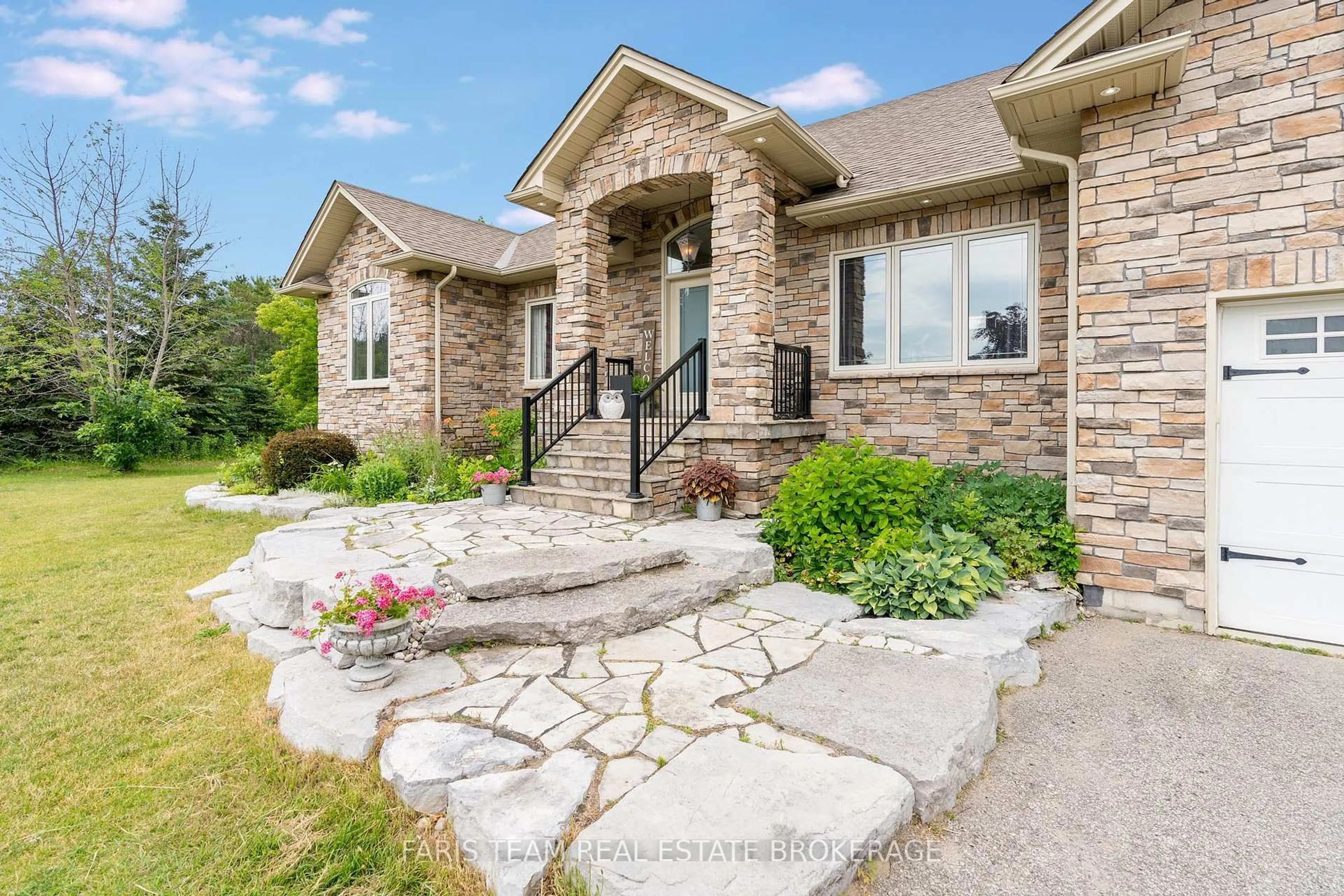 Home with brick exterior material, unknown for 30 Fisher Dr, Adjala-Tosorontio Ontario L0M 1J0