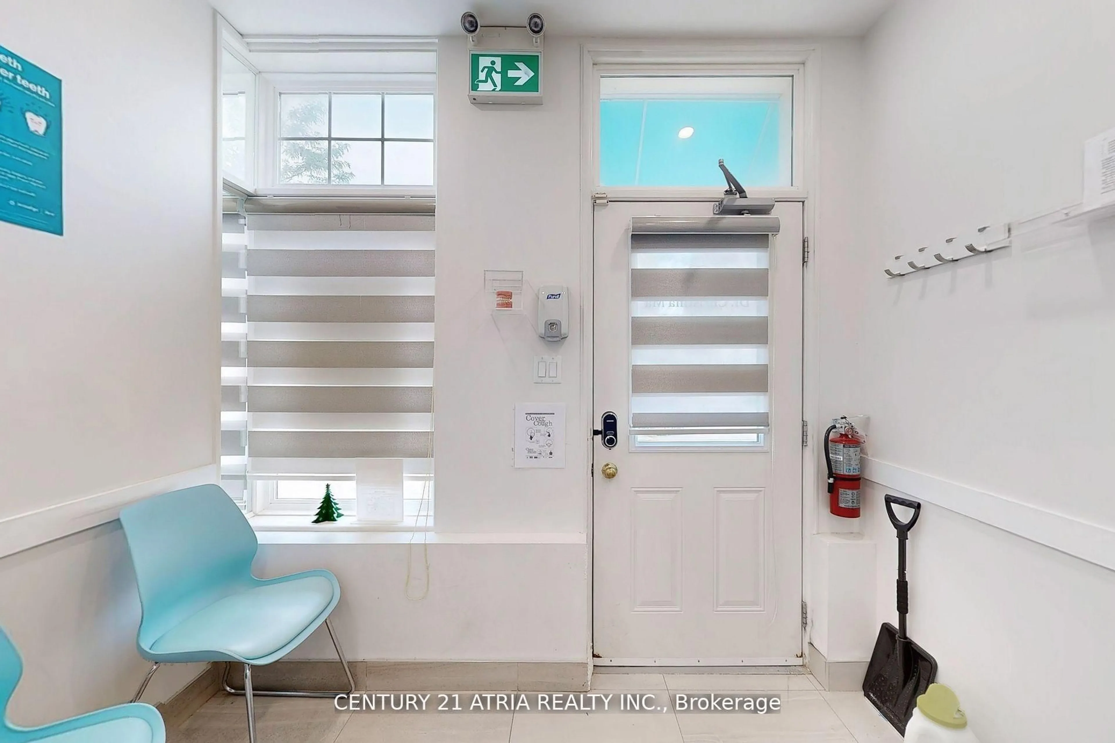 Indoor entryway for 17 Cathedral High St, Markham Ontario L6C 0N9