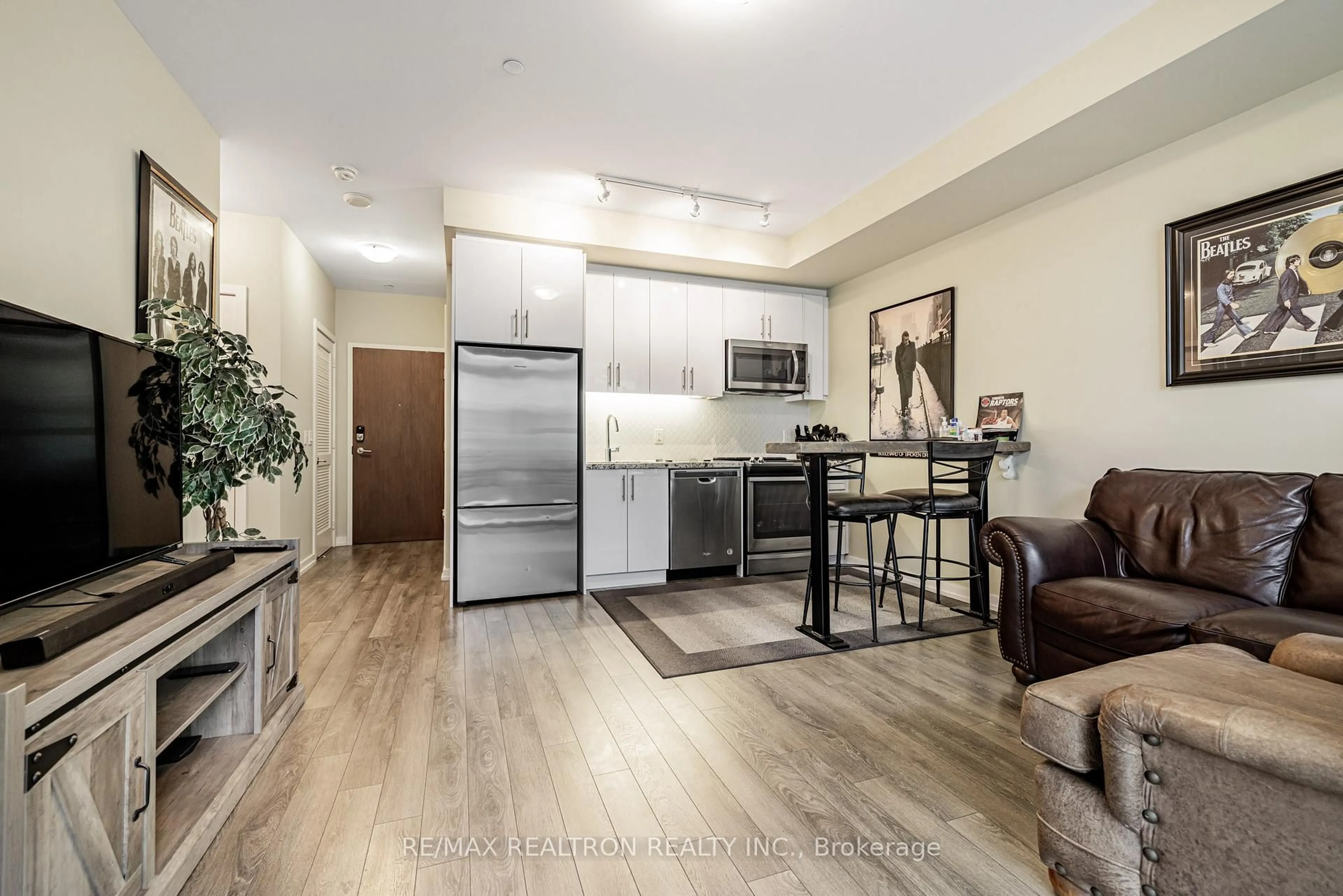 Open concept kitchen, unknown for 241 Sea Ray Ave #A109, Innisfil Ontario L9S 0L9