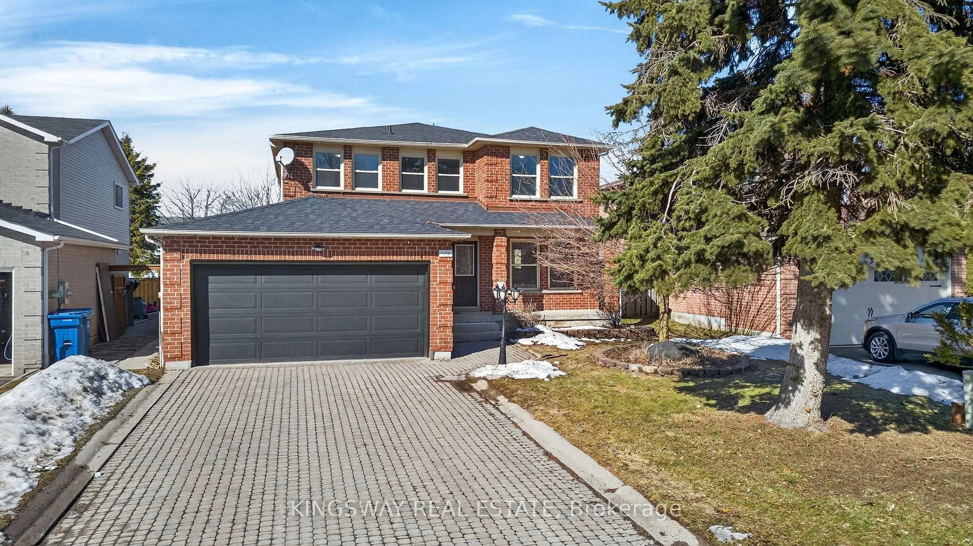 Home with brick exterior material, street for 325 Salisbury Lane, Newmarket Ontario L3Y 8A6
