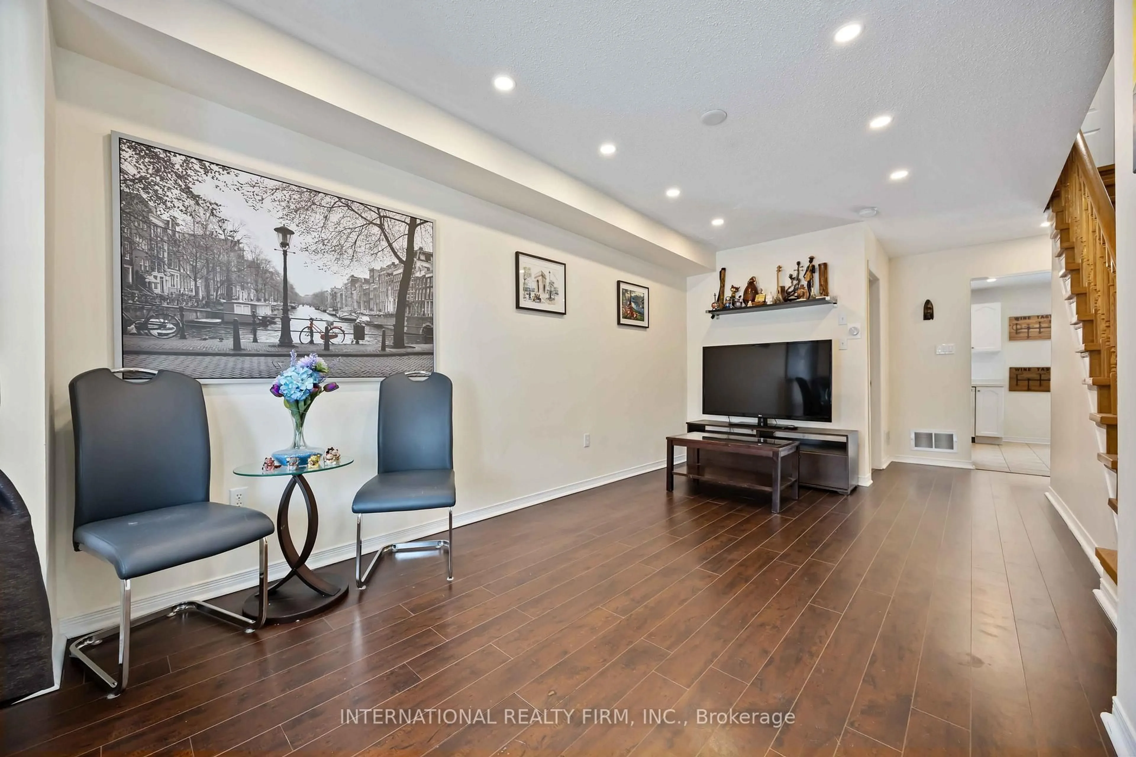 Unknown for 340 Flagstone Way, Newmarket Ontario L3X 2R8