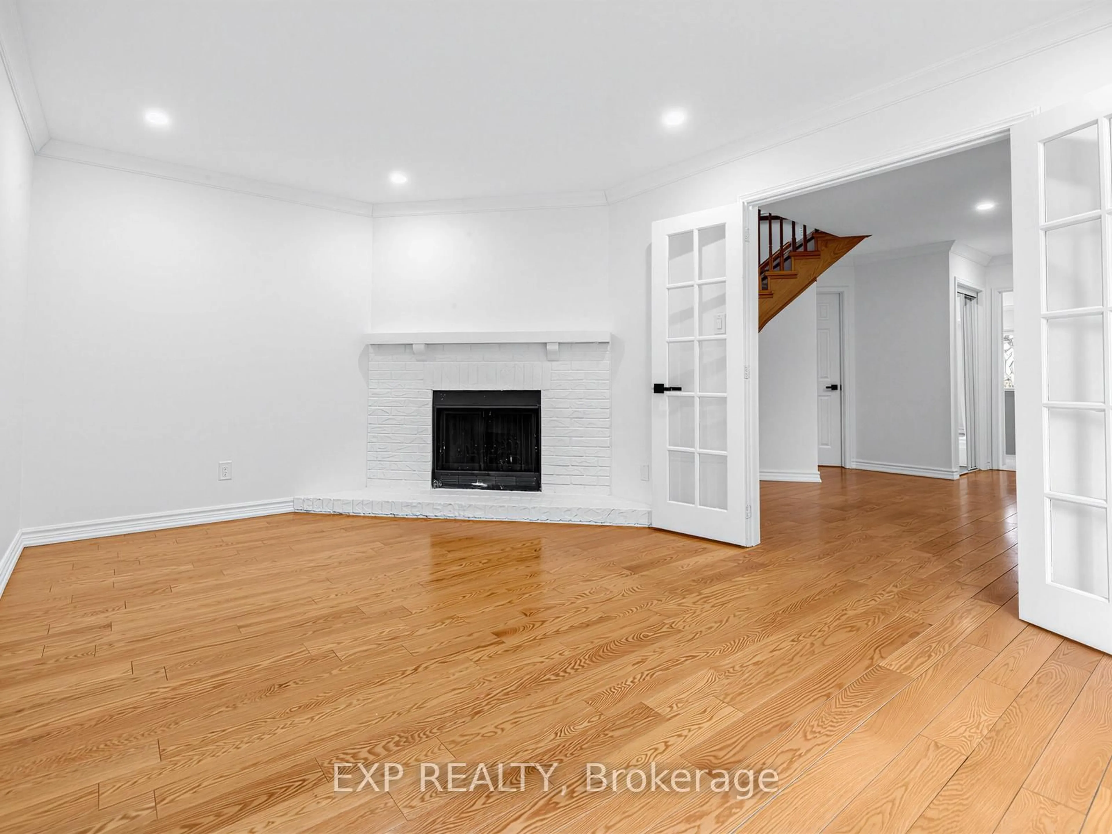 Unknown for 125 Green Bush Cres, Vaughan Ontario L4J 5M3