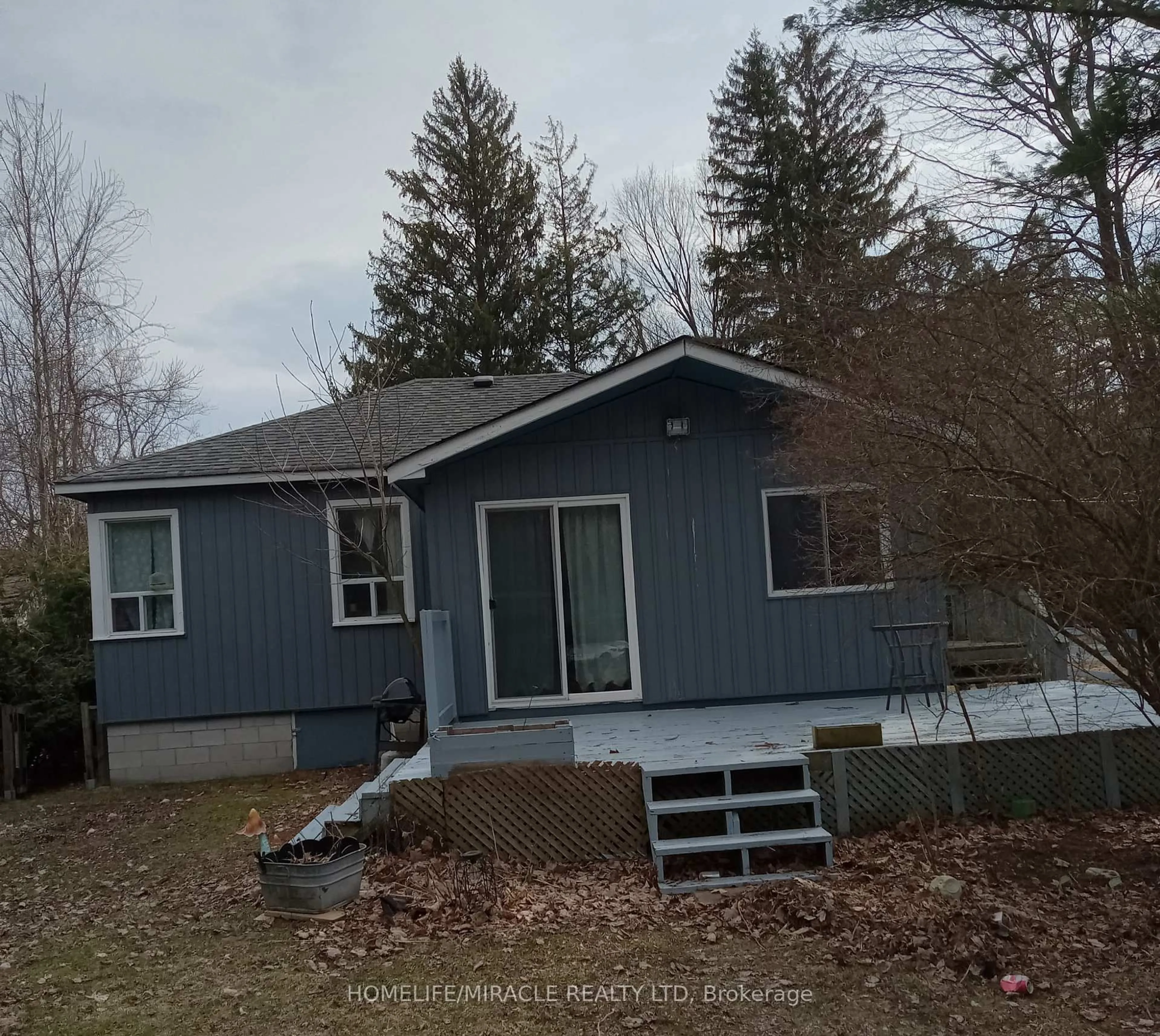 Home with vinyl exterior material, unknown for 2 Della St, Georgina Ontario L0E 1R0