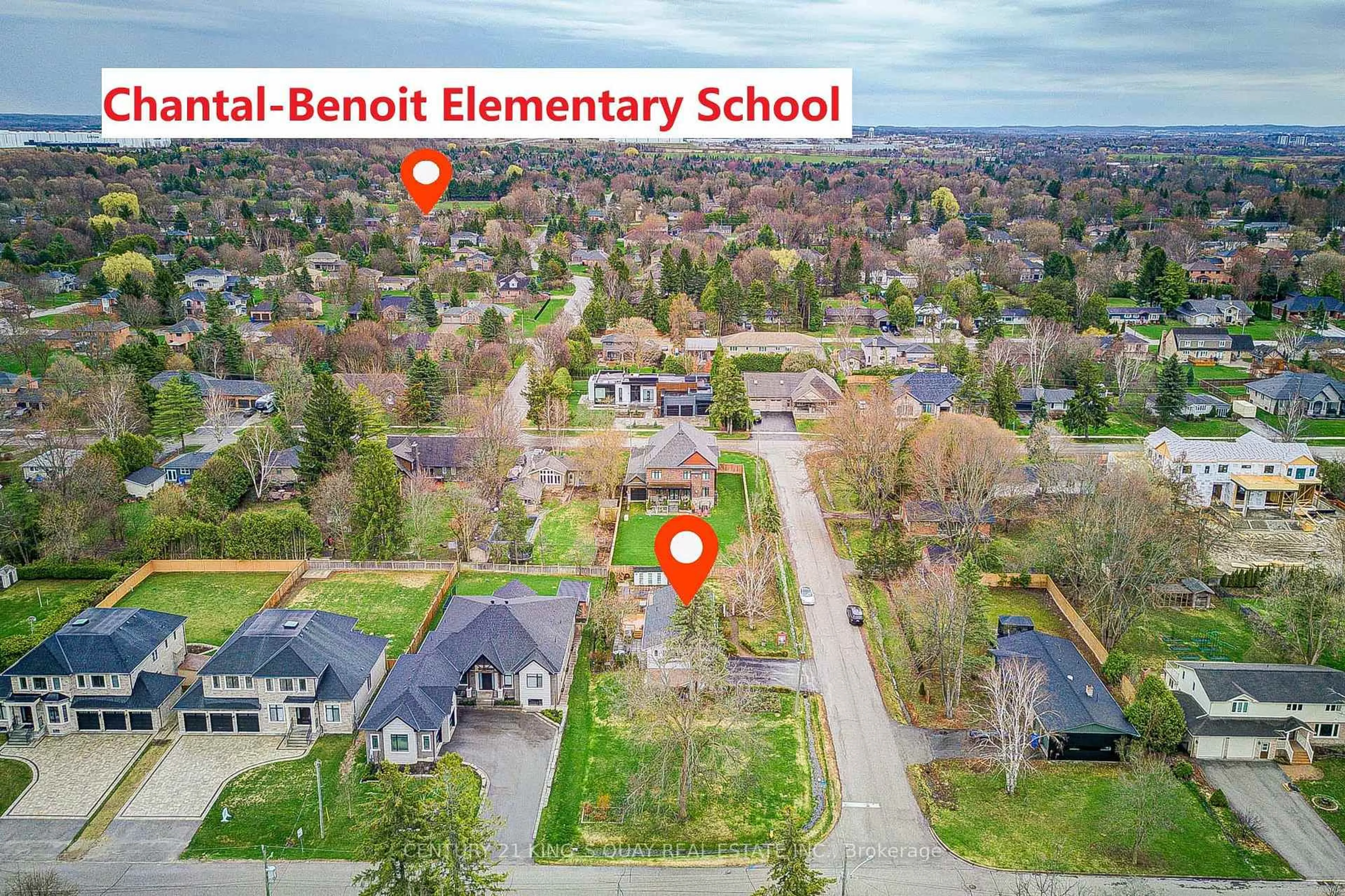 A pic from outside/outdoor area/front of a property/back of a property/a pic from drone, street for 11 George St, East Gwillimbury Ontario L0G 1V0