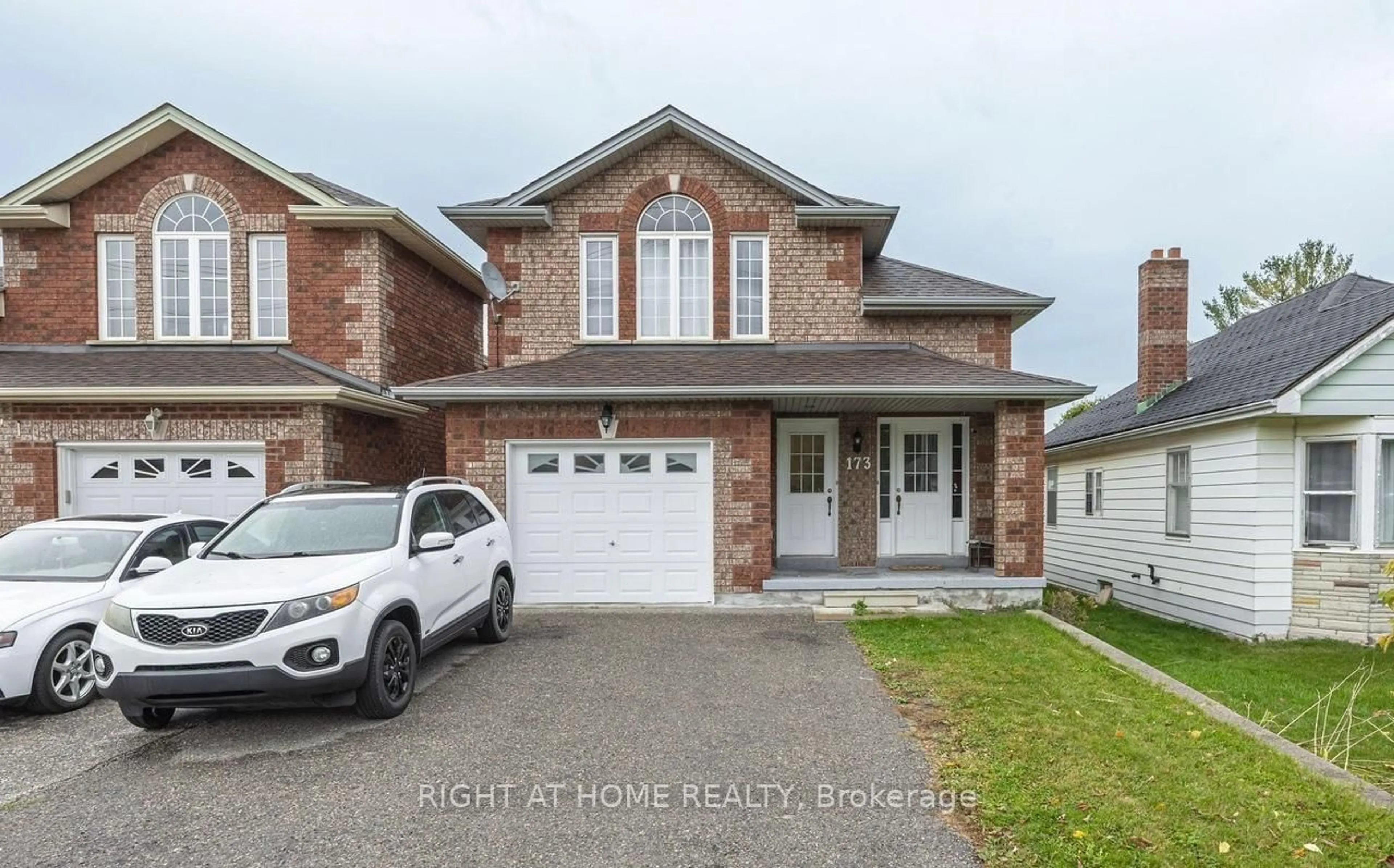 Home with brick exterior material, street for 173 Simcoe Rd, Bradford West Gwillimbury Ontario L3Z 1Y3
