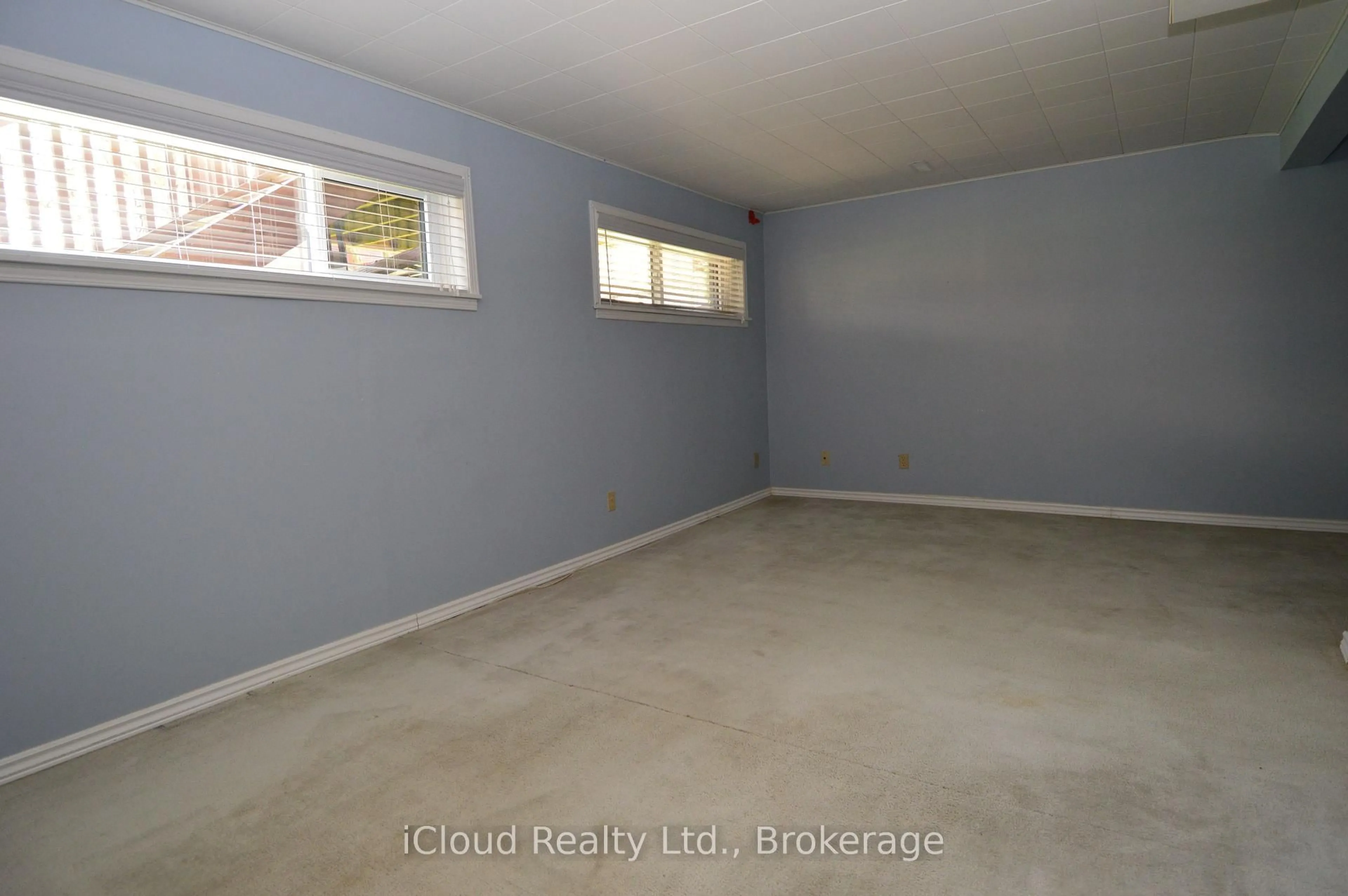 A pic of a room for 101 Riverview Rd #32, New Tecumseth Ontario L9R 1S4