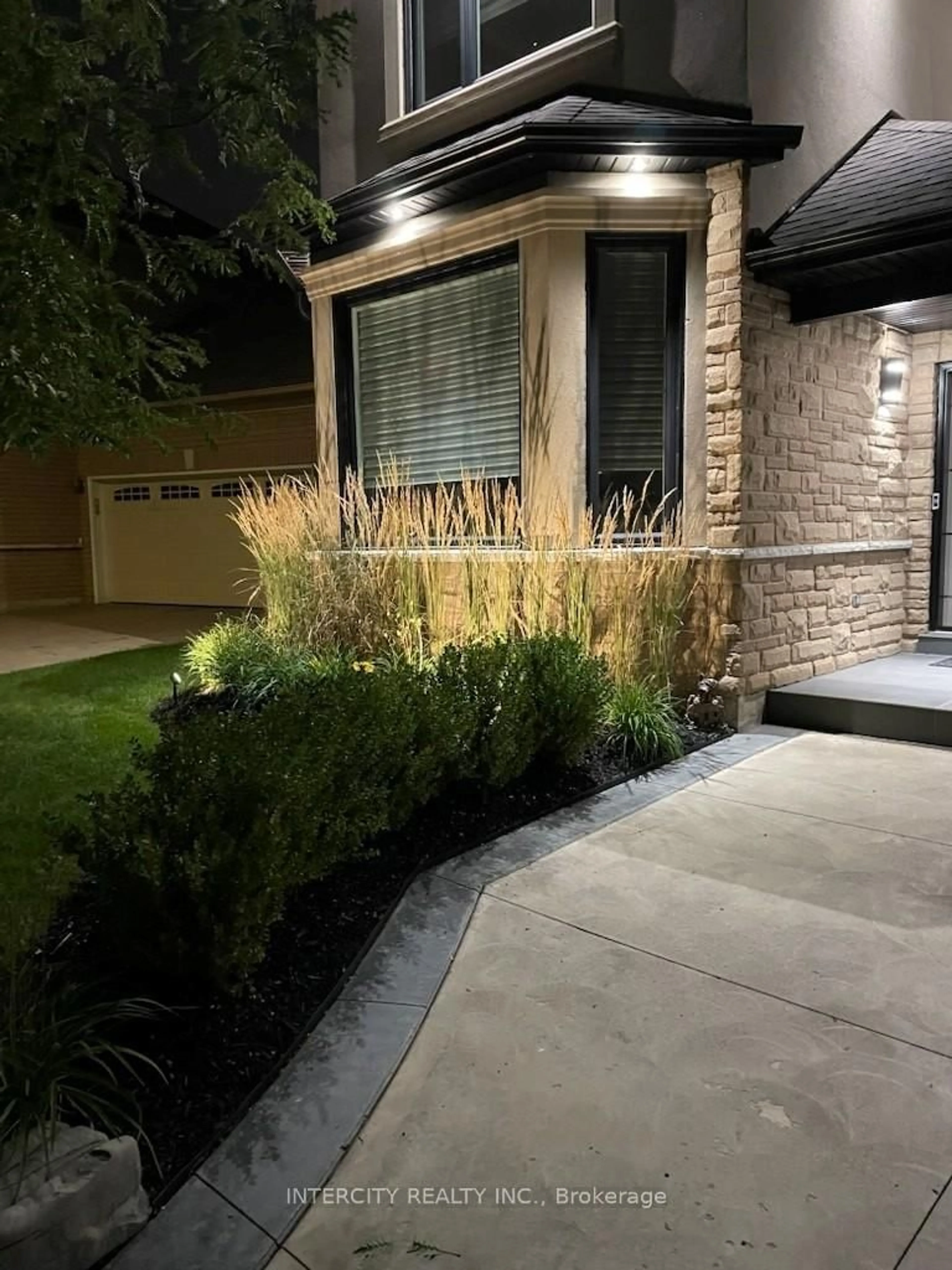 Unknown for 61 Woodland Trail Crt, Vaughan Ontario L4L 9H9